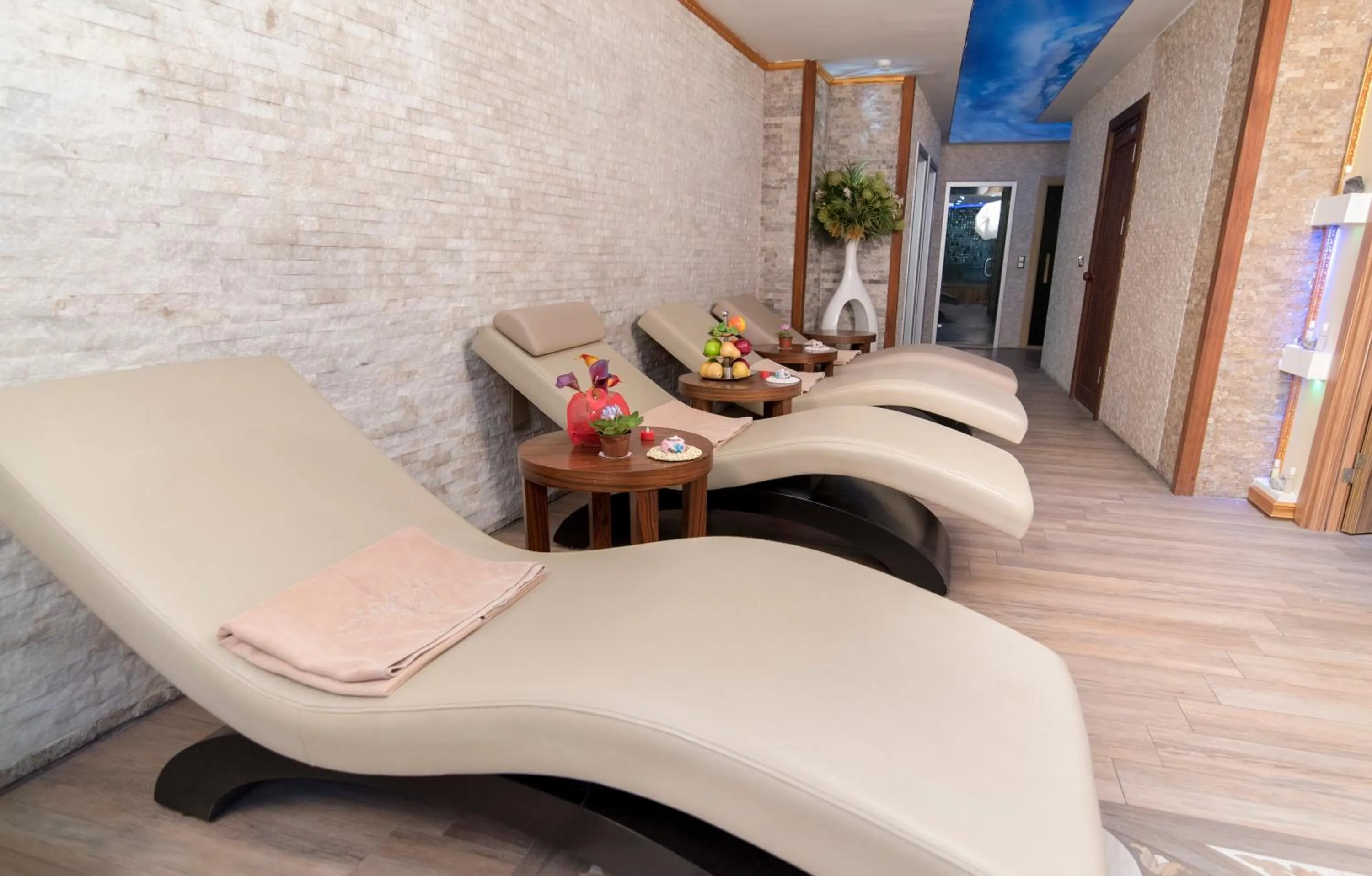 Massage in MidMar Deluxe Hotel