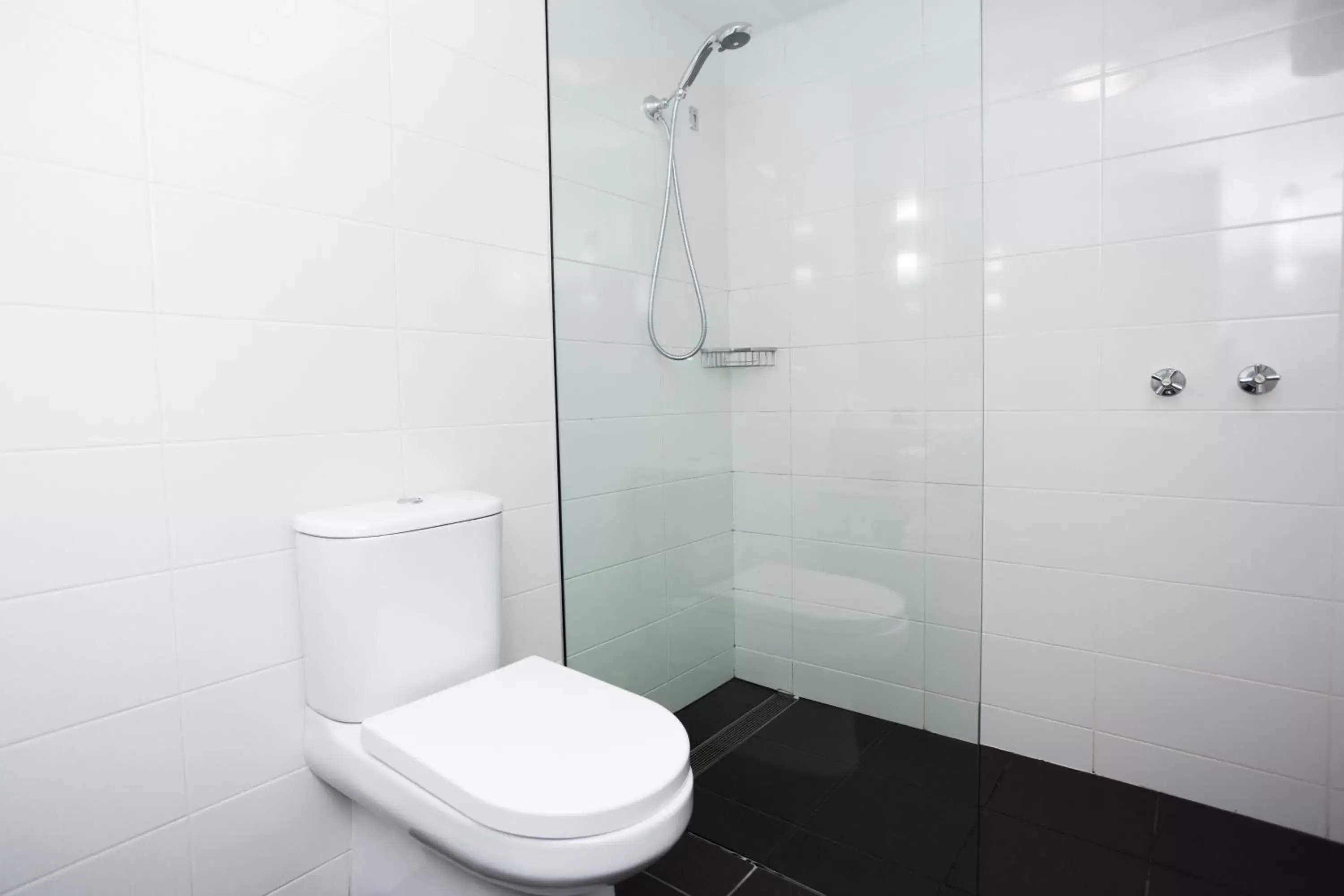 Bathroom in St Ives Apartments