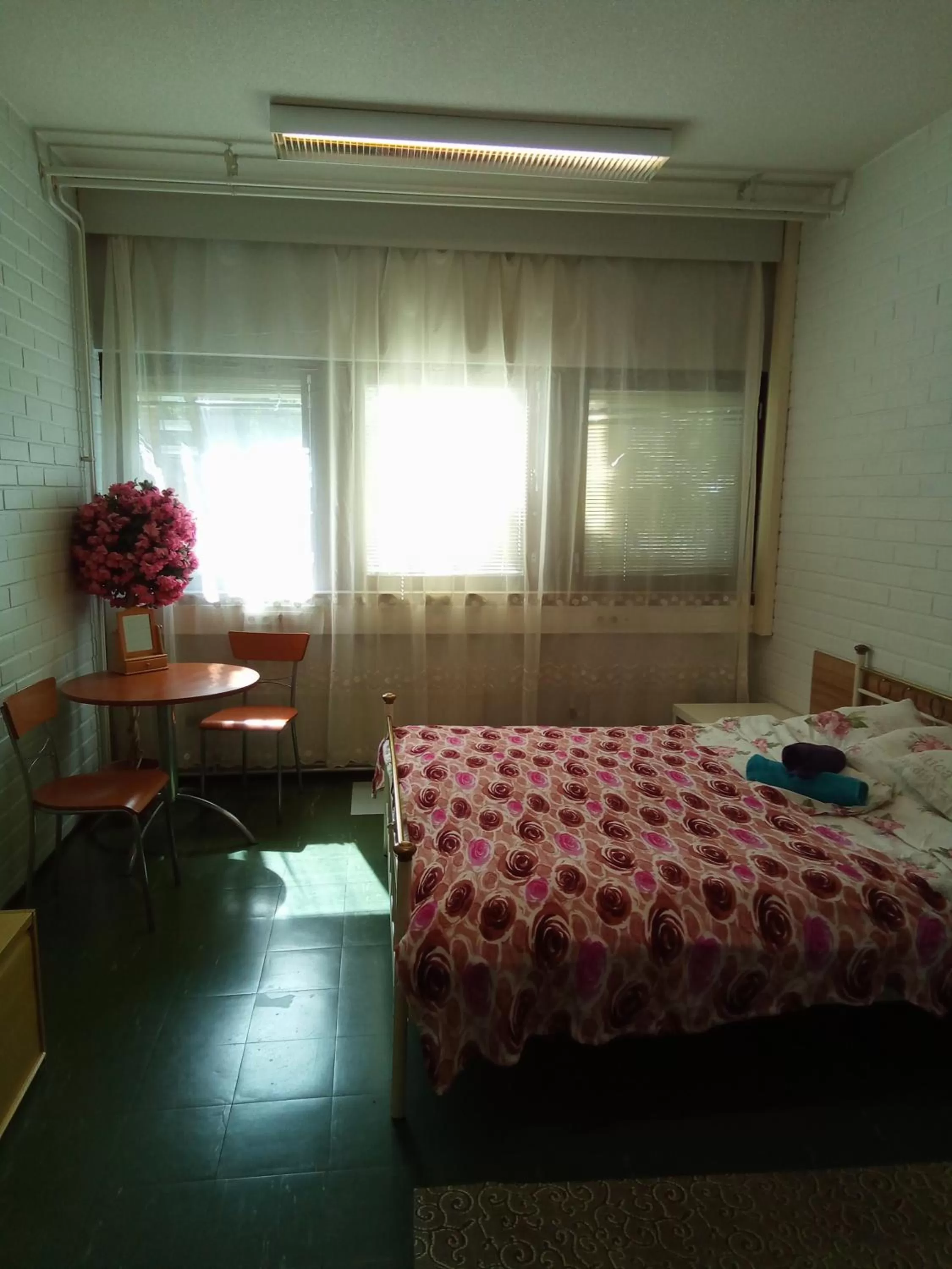 Photo of the whole room, Bed in Minimotel