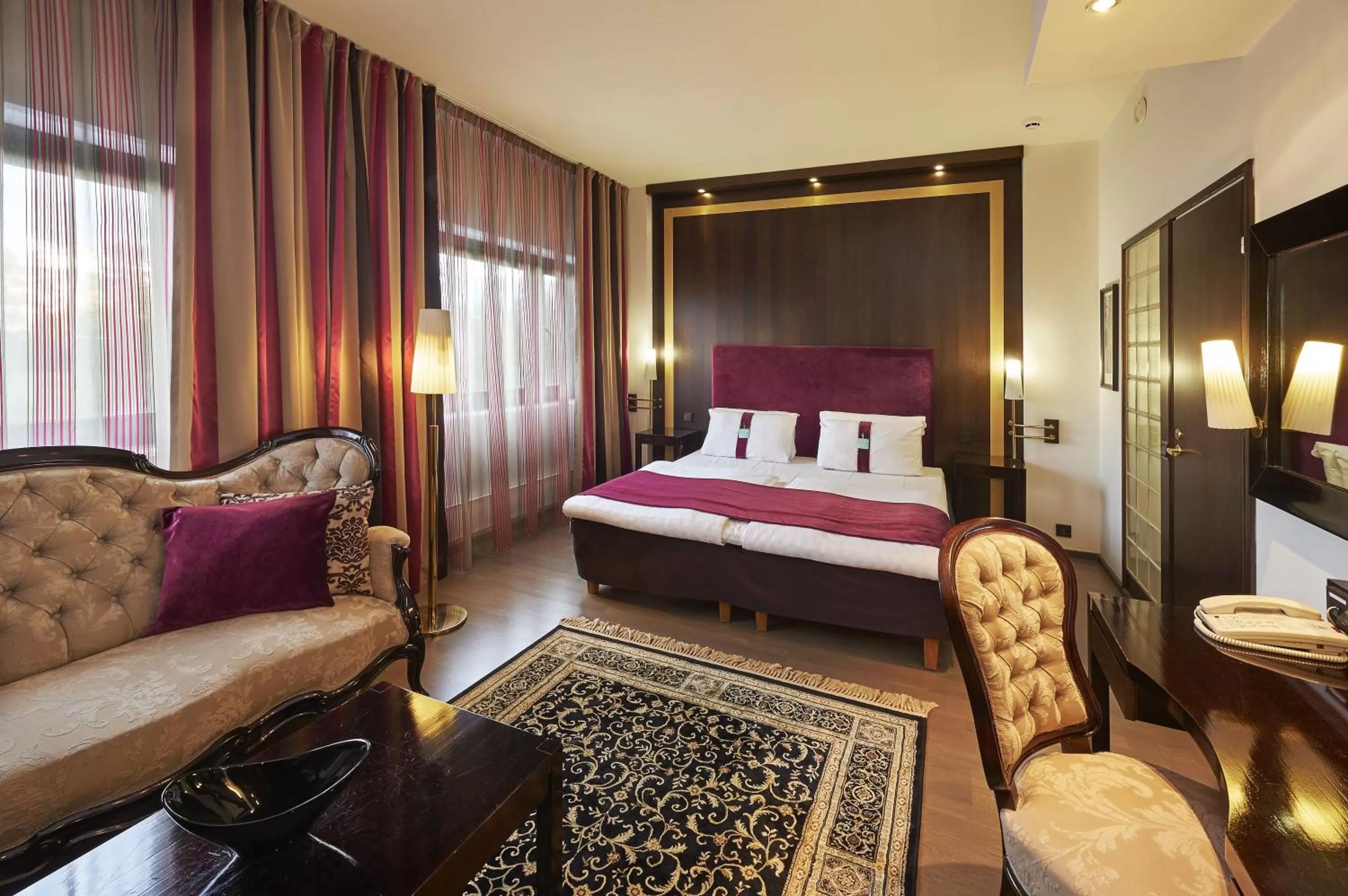 Photo of the whole room, Bed in Holiday Inn Helsinki-Vantaa Airport by IHG