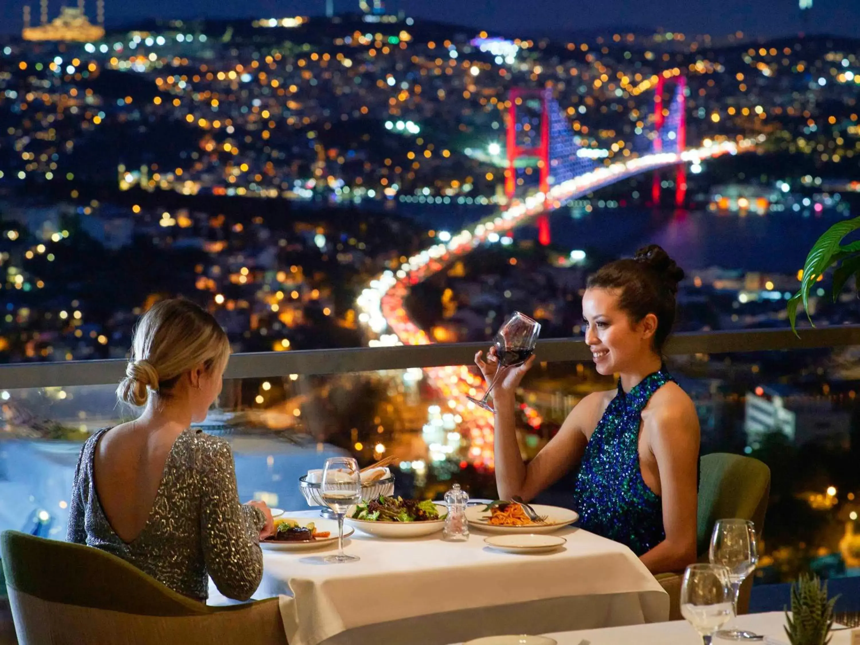 Restaurant/places to eat in Mövenpick Hotel Istanbul Bosphorus