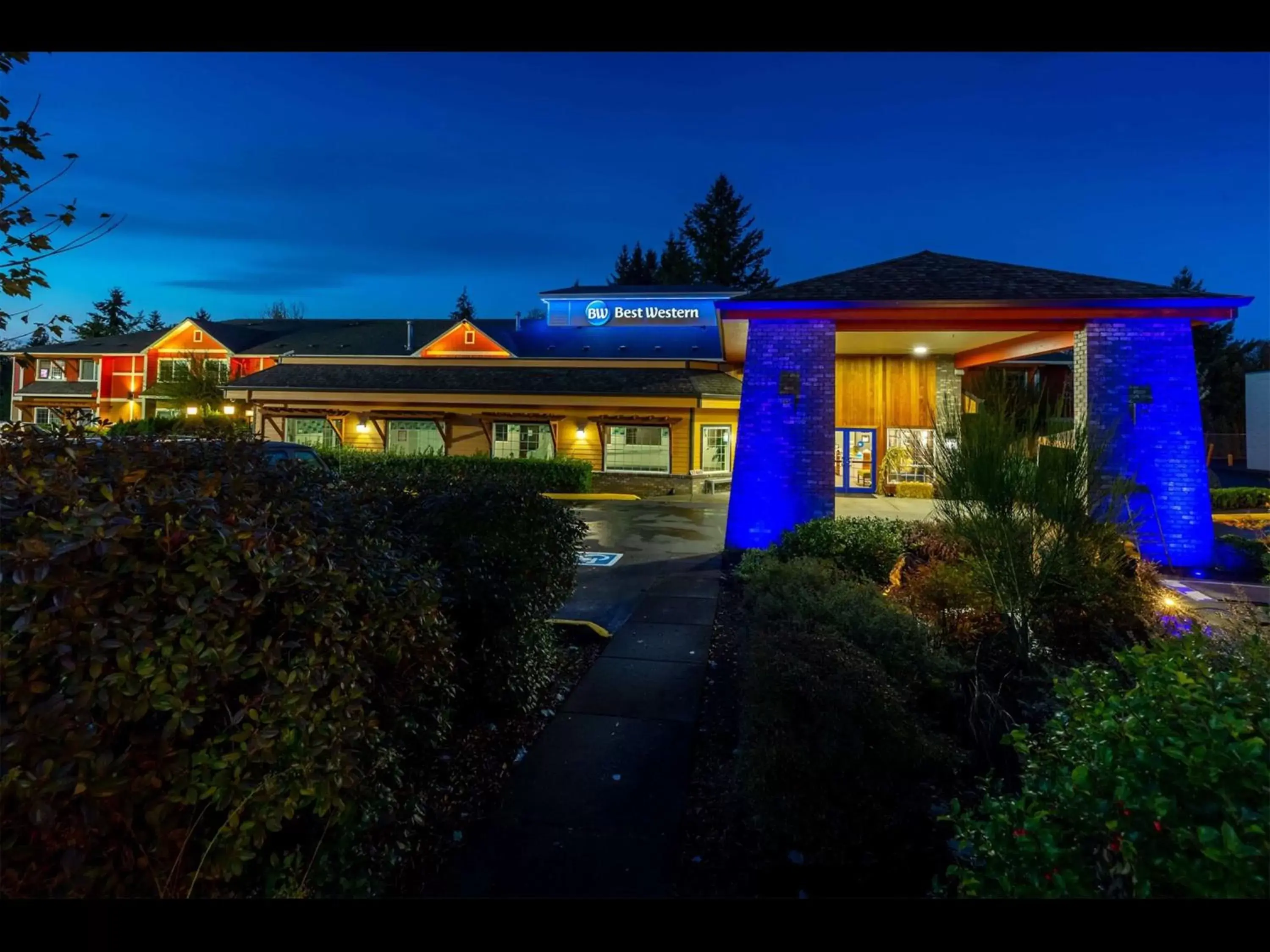 Property Building in Best Western Sandy Inn