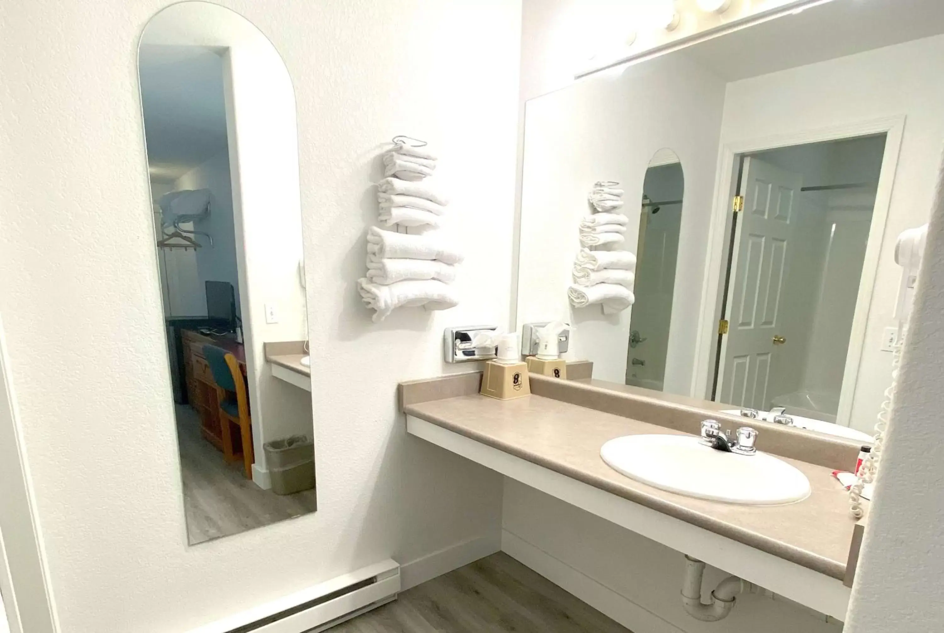 Bathroom in Super 8 by Wyndham Sicamous Bathroom in Super 8 by Wyndham Sicamous
