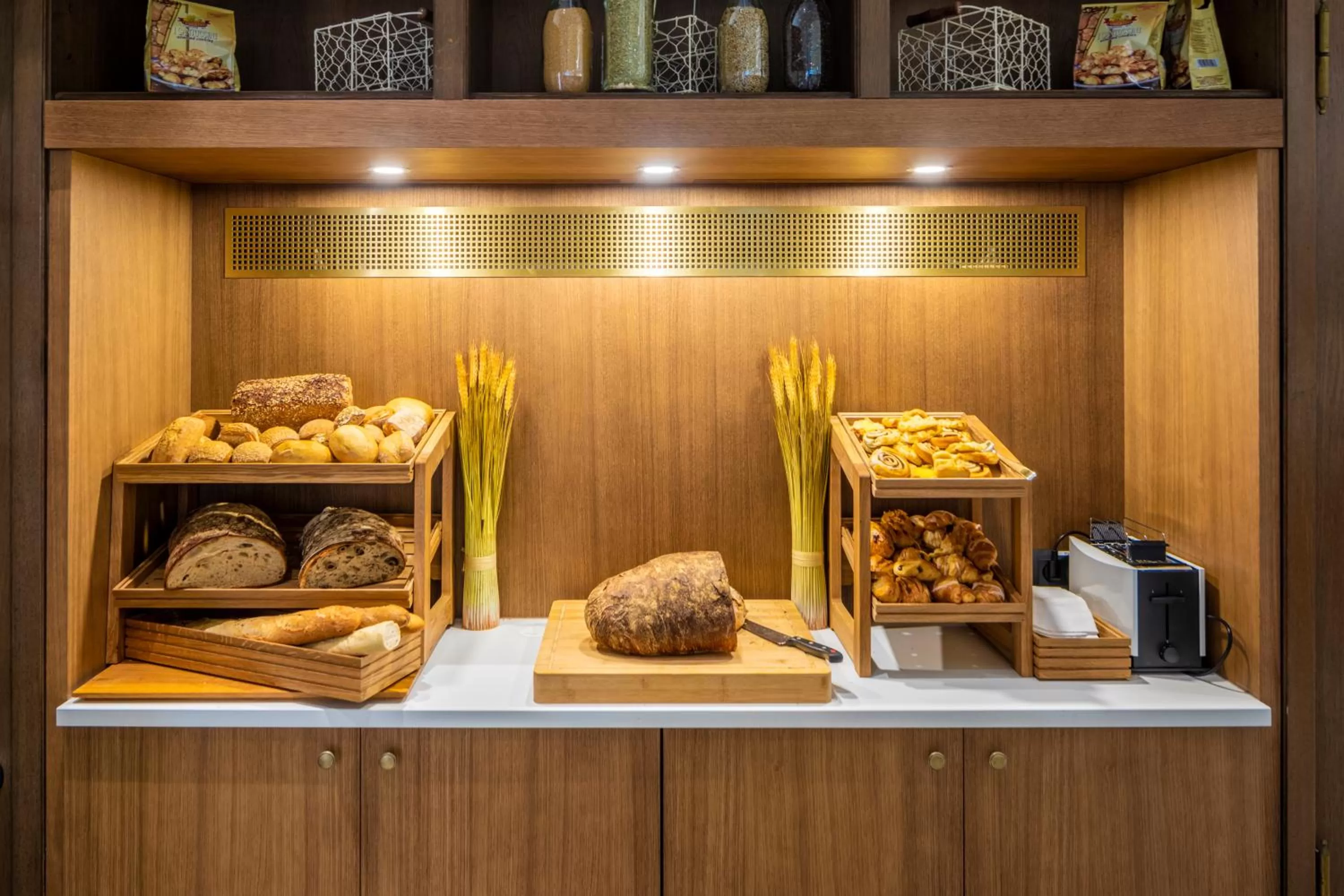 Food and drinks in Fraser Suites Hamburg