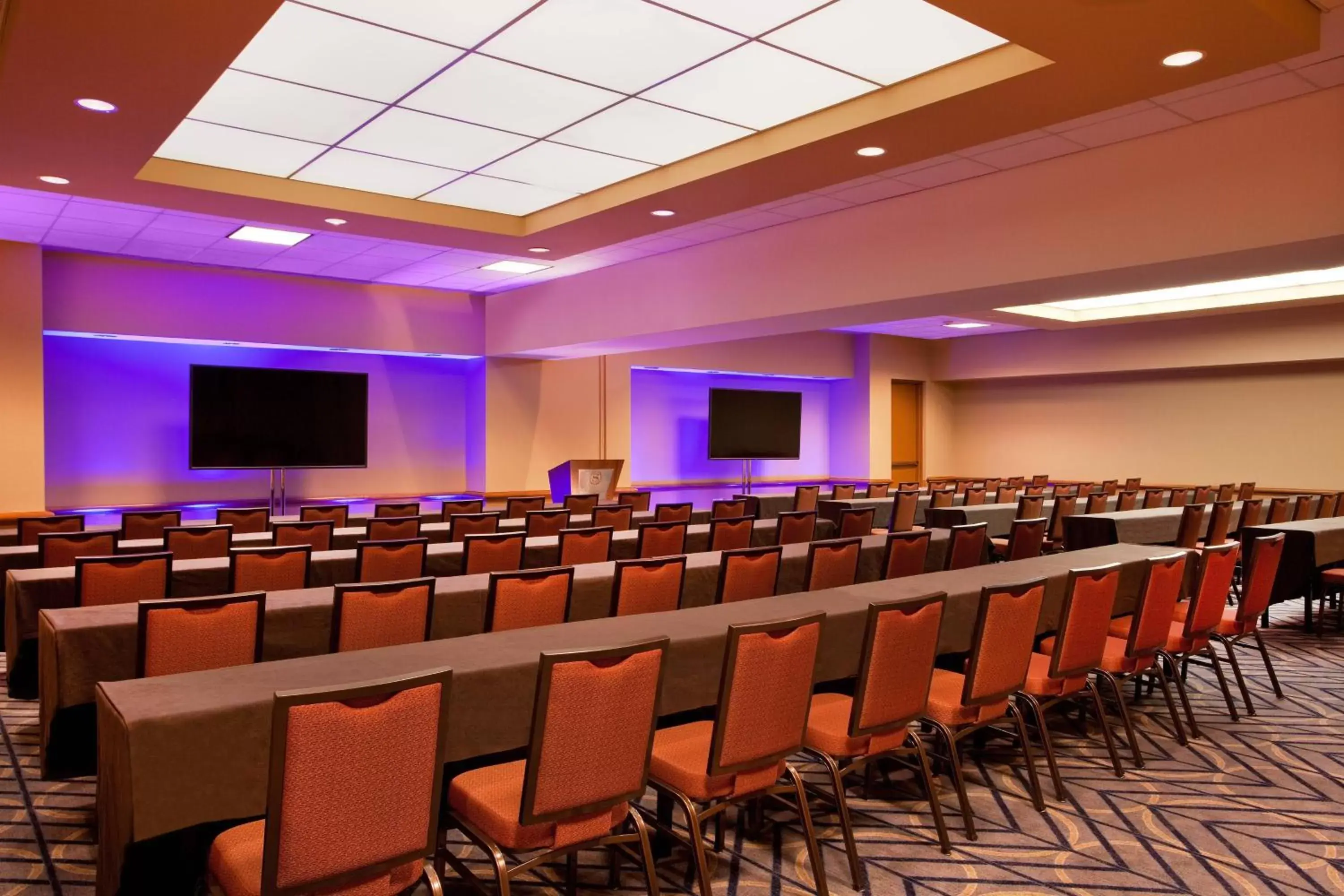 Meeting/conference room in Sheraton Grand Chicago Riverwalk