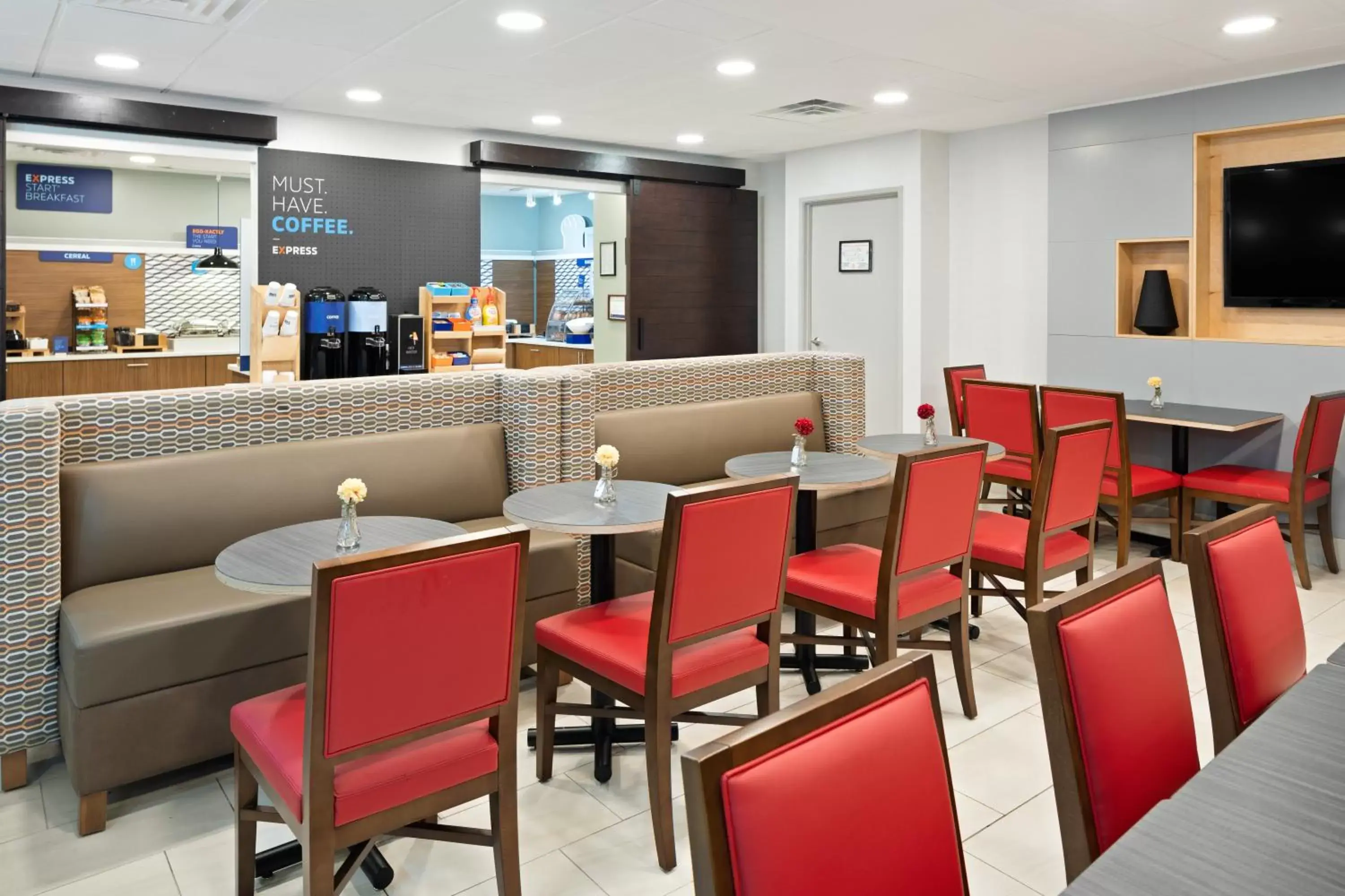 Breakfast, Restaurant/Places to Eat in Holiday Inn Express - Atlanta-Kennesaw, an IHG Hotel