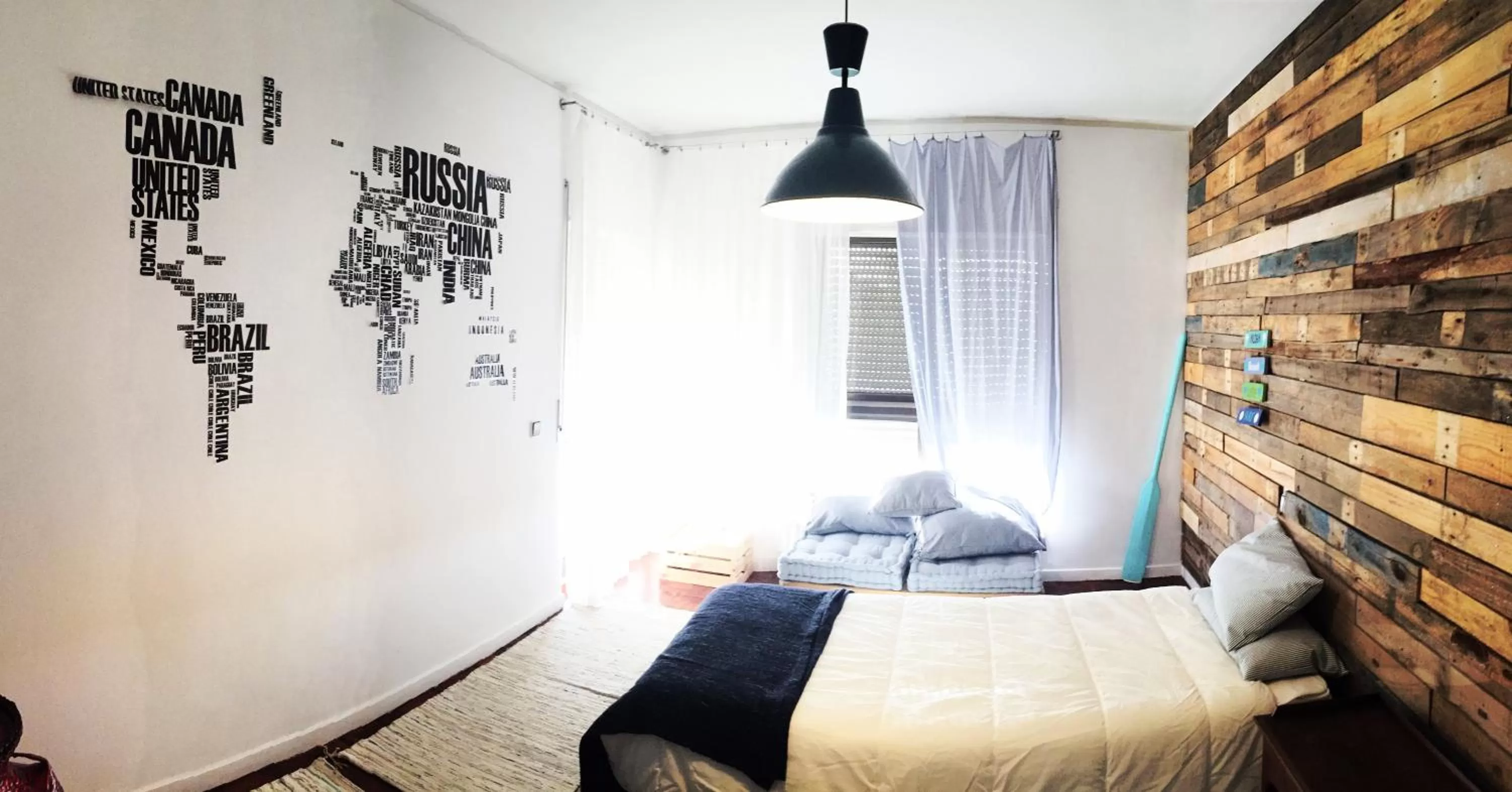 Bed in Lisbon Surf Villa