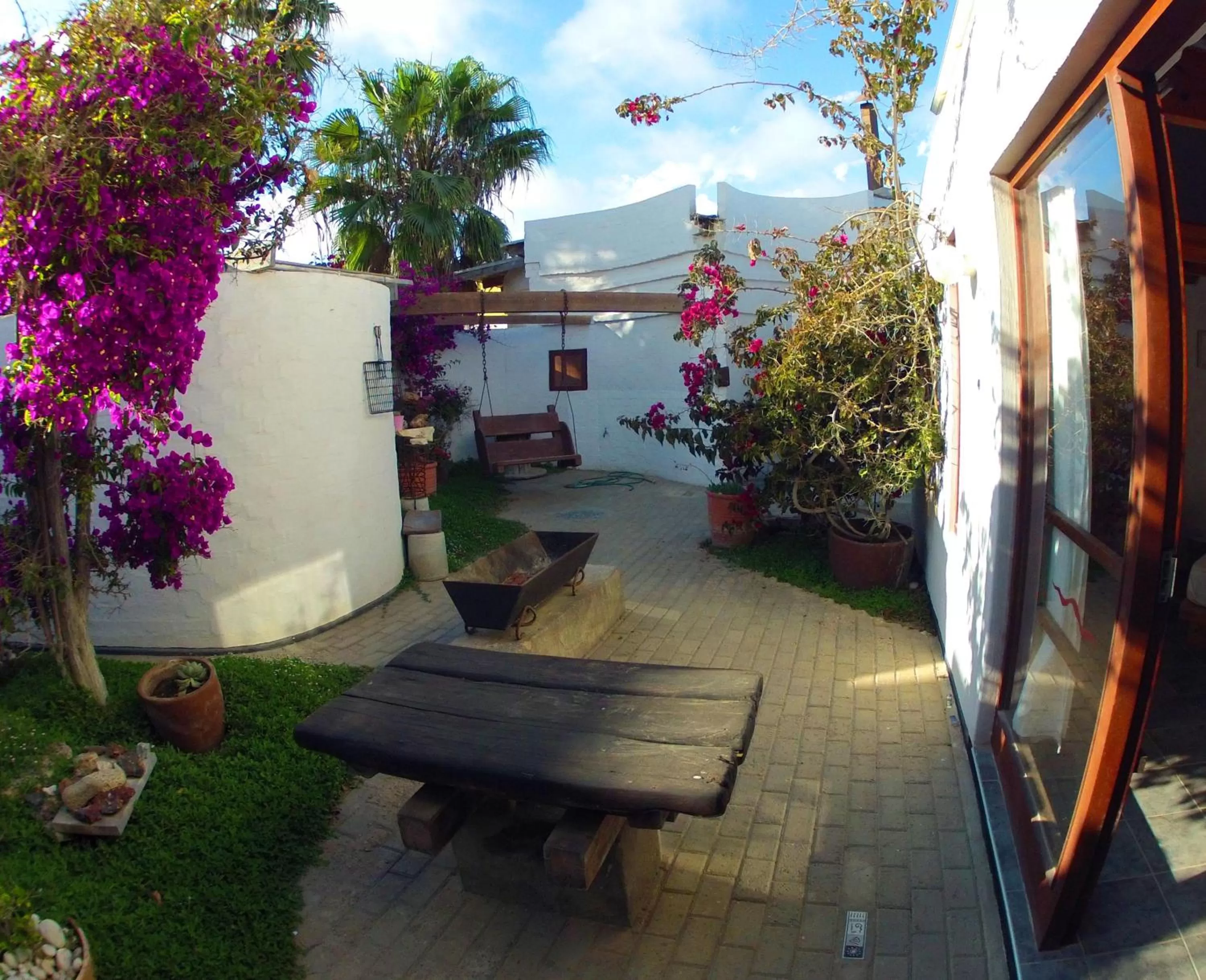 Alternative Space B & B