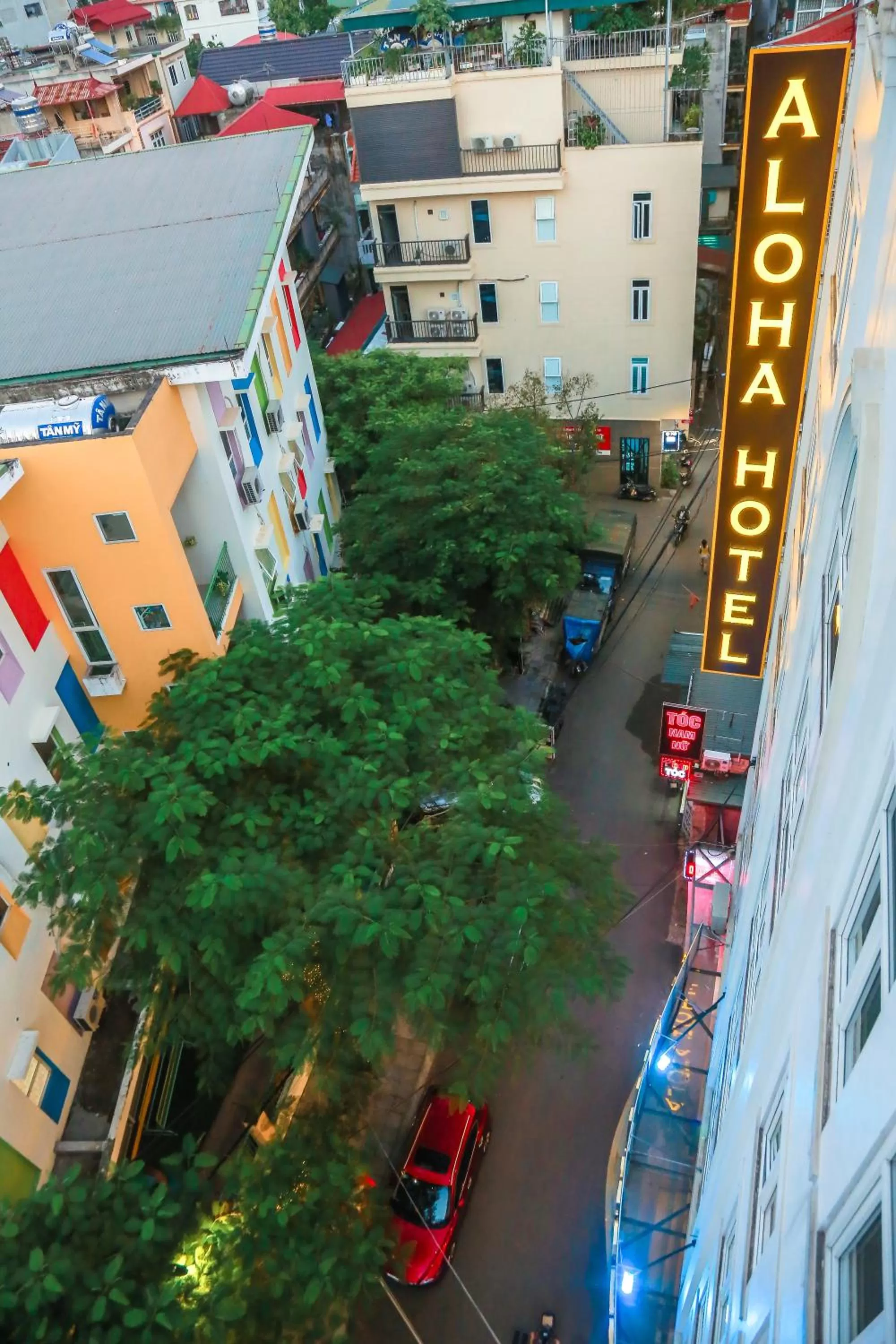 Property building in Aloha Hotel