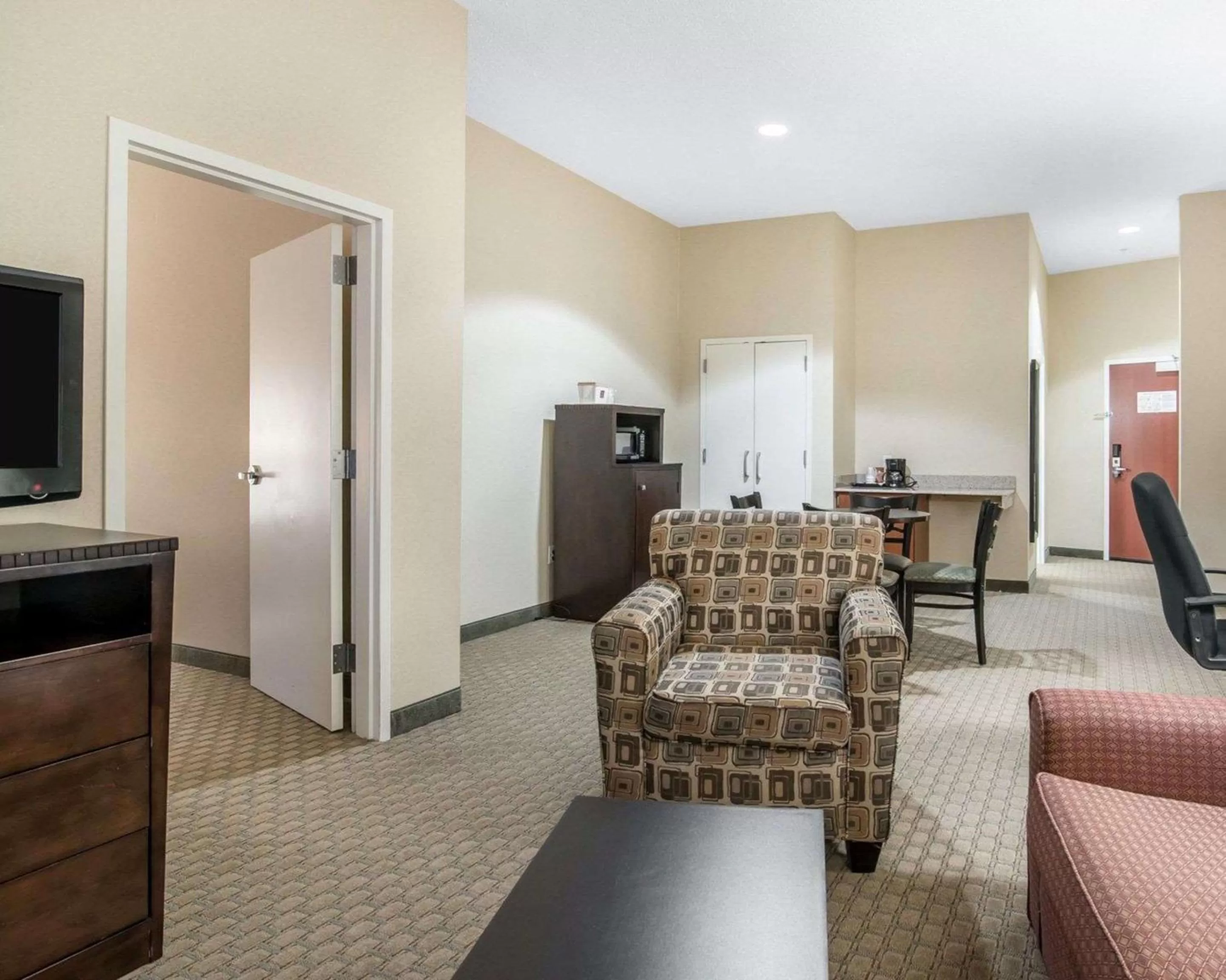 Photo of the whole room in University Inn Vestal