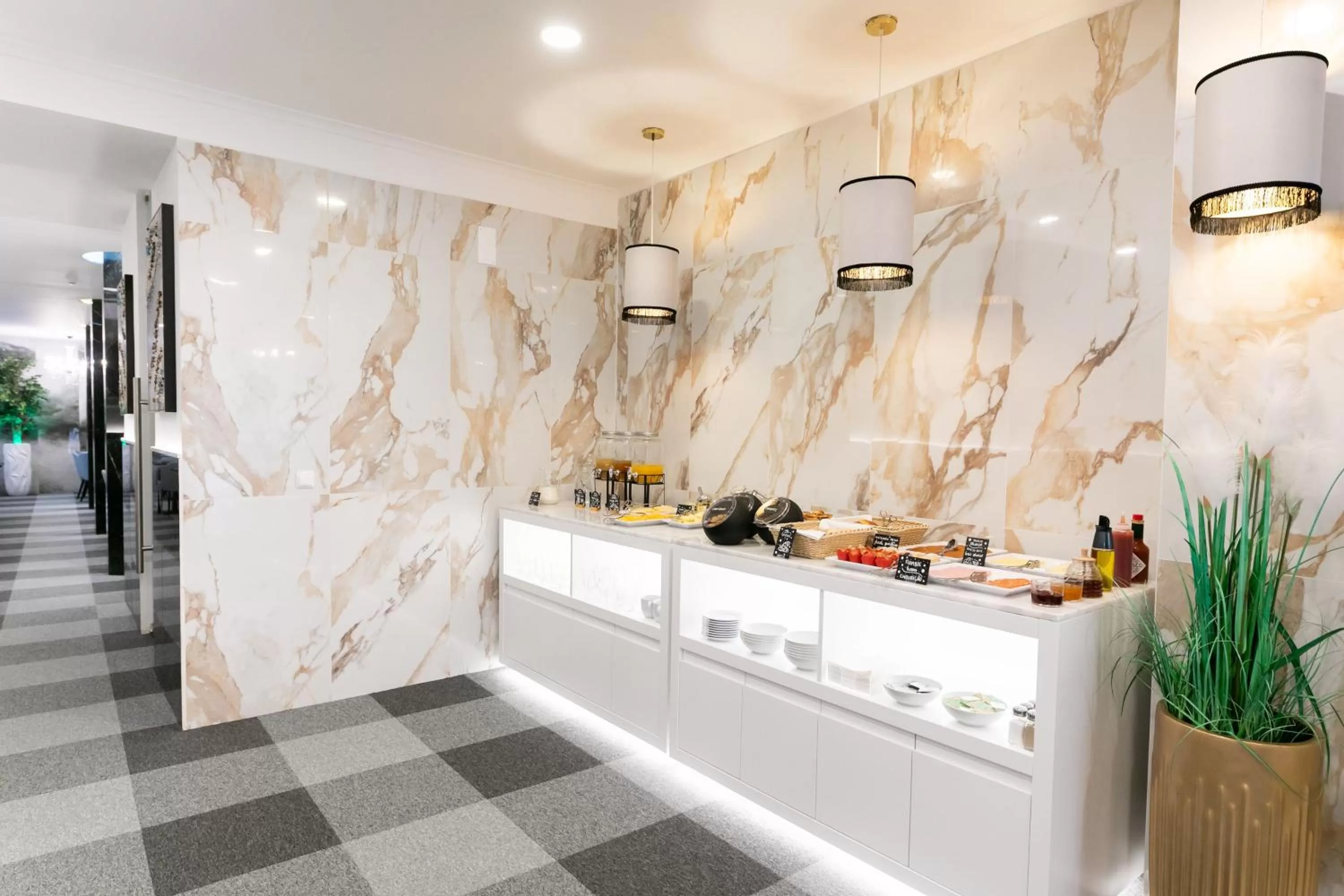 Buffet breakfast in Lisboa 85 Suites & Apartments by RIDAN Hotels