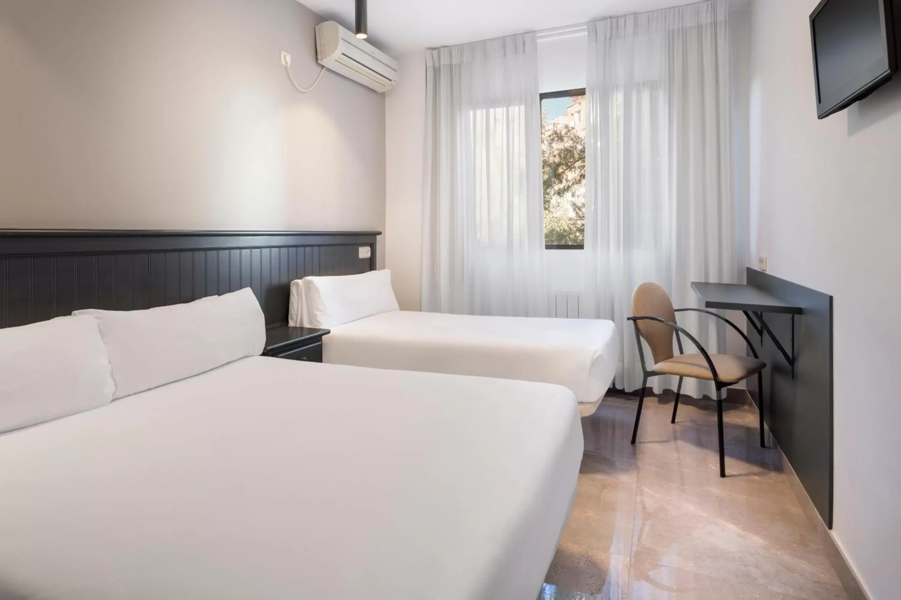 Bed in Hotel Victoria Valdemoro Inspired by B&B HOTELS