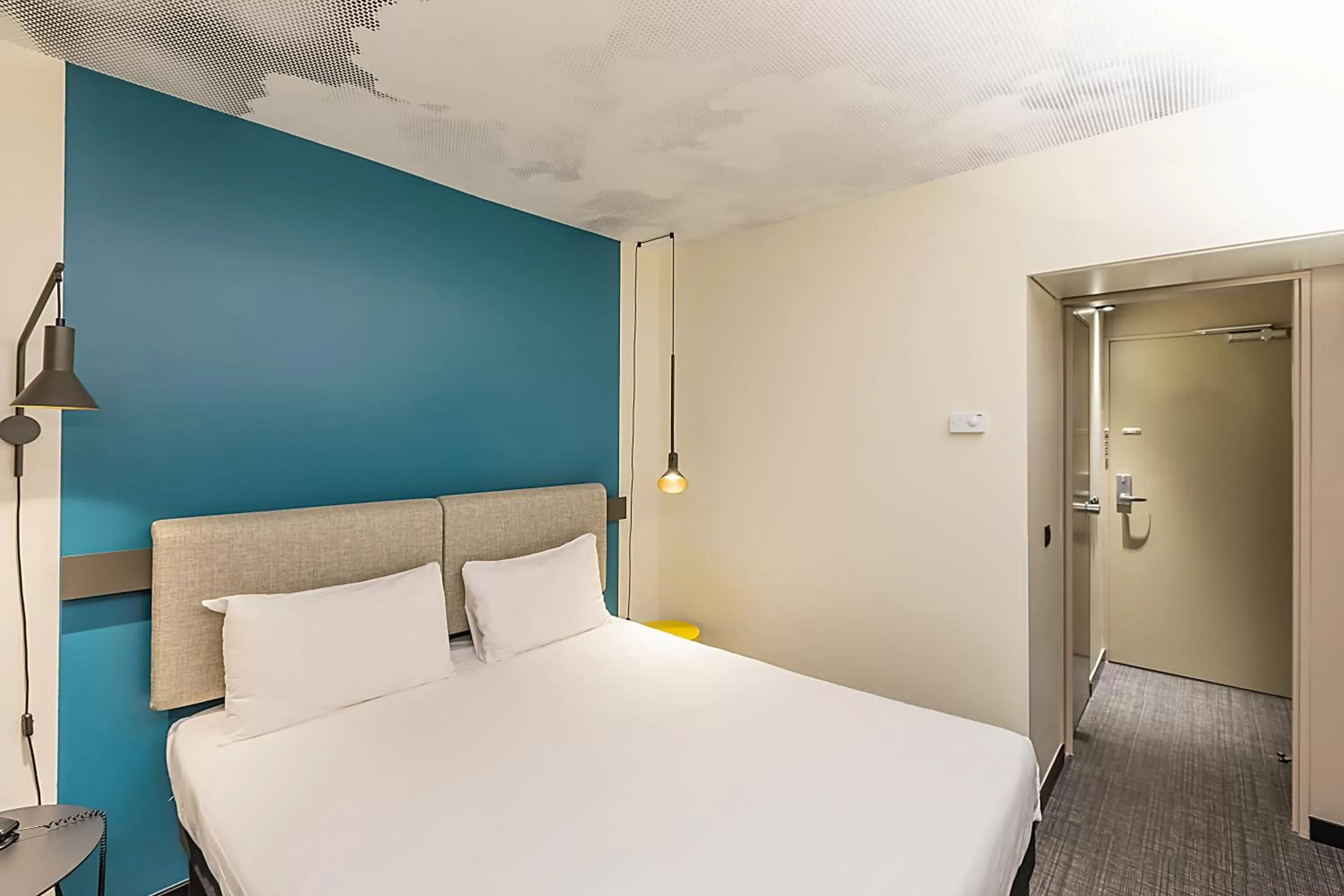 Bedroom, Bed in Hotel ibis Lisboa Saldanha