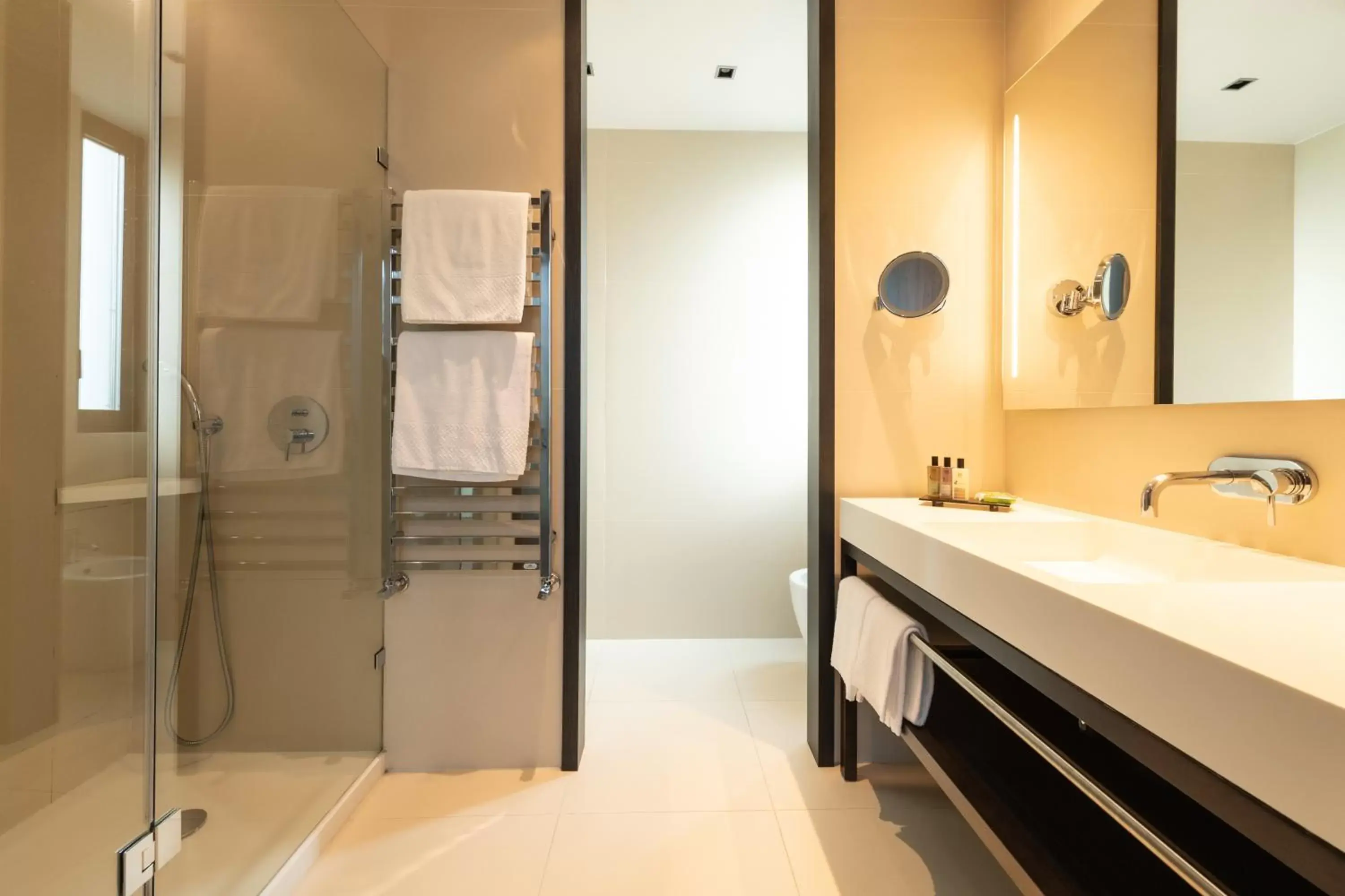 Shower, Bathroom in DUPARC Contemporary Suites