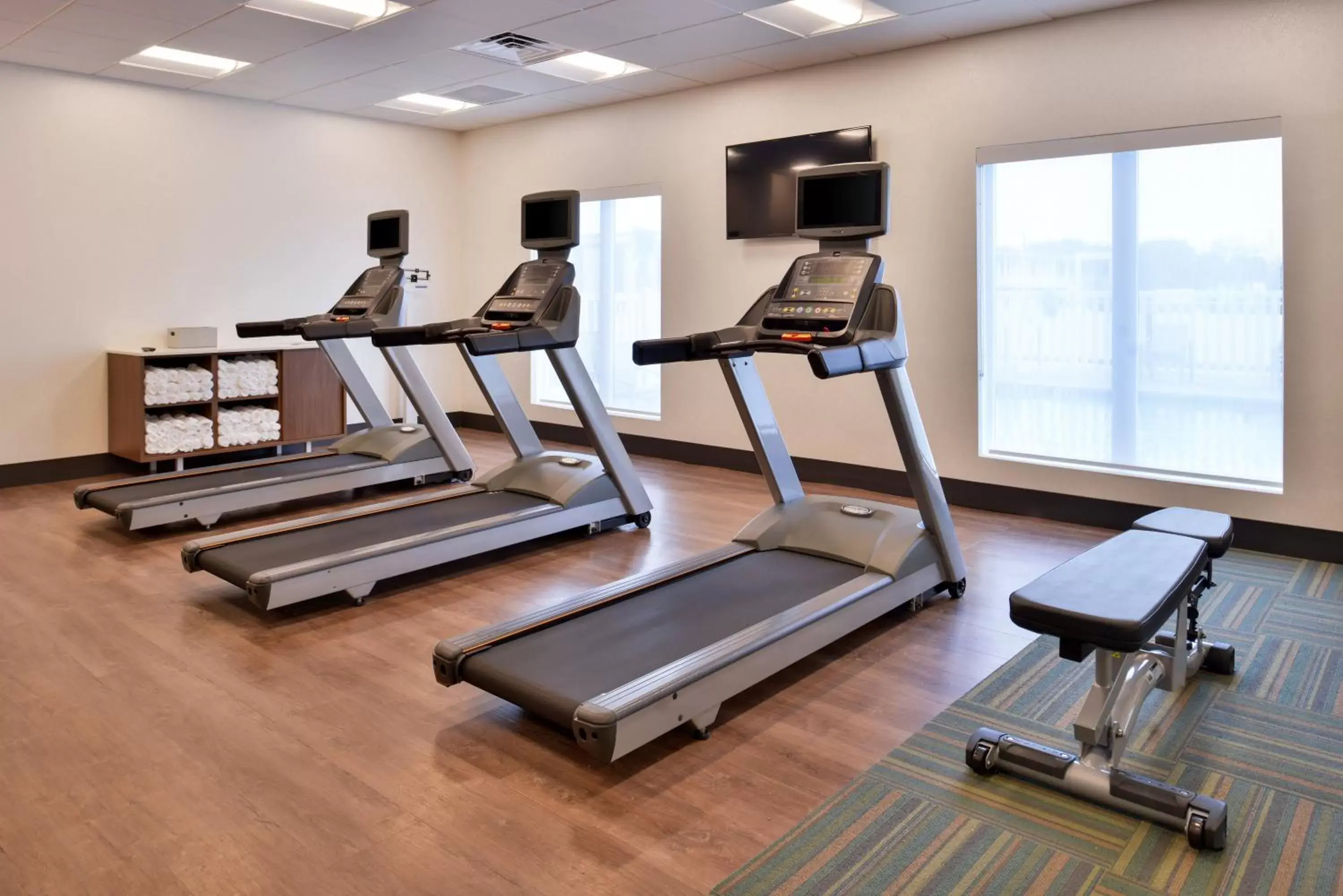 Spa and wellness centre/facilities, Fitness Center/Facilities in Holiday Inn Express Melbourne West, an IHG Hotel