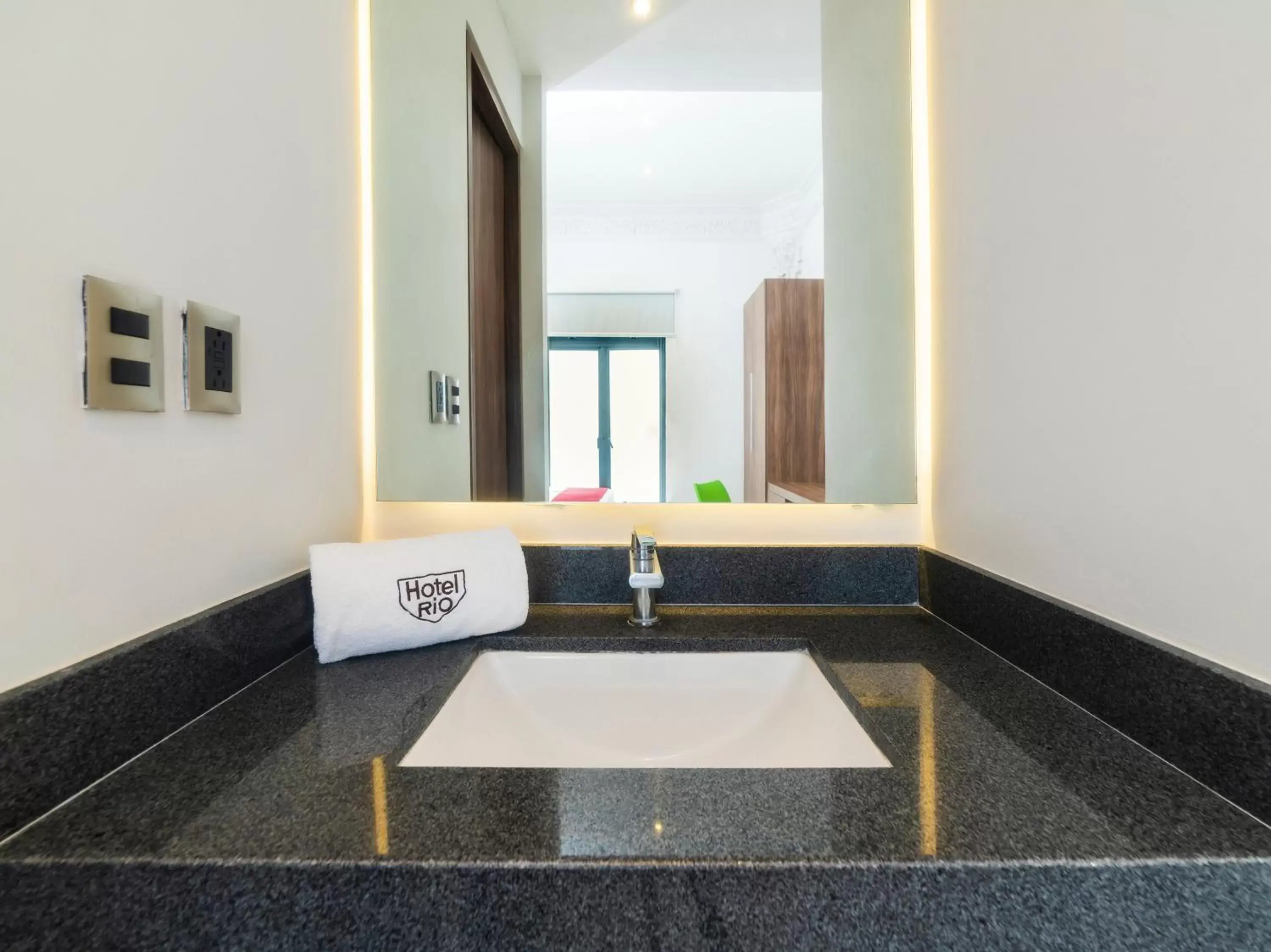 Toilet, Bathroom in Hotel Río