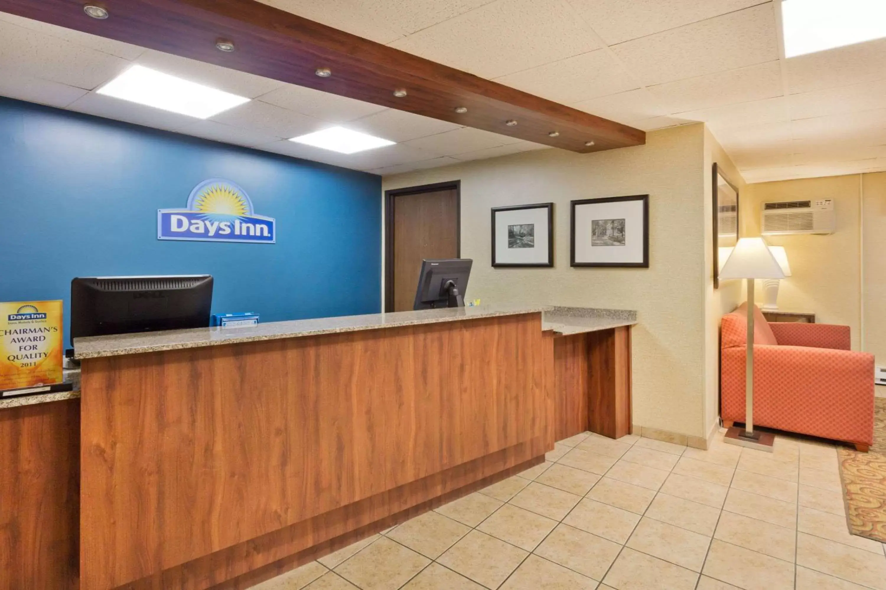 Lobby or reception, Lobby/Reception in Days Inn by Wyndham Rockford