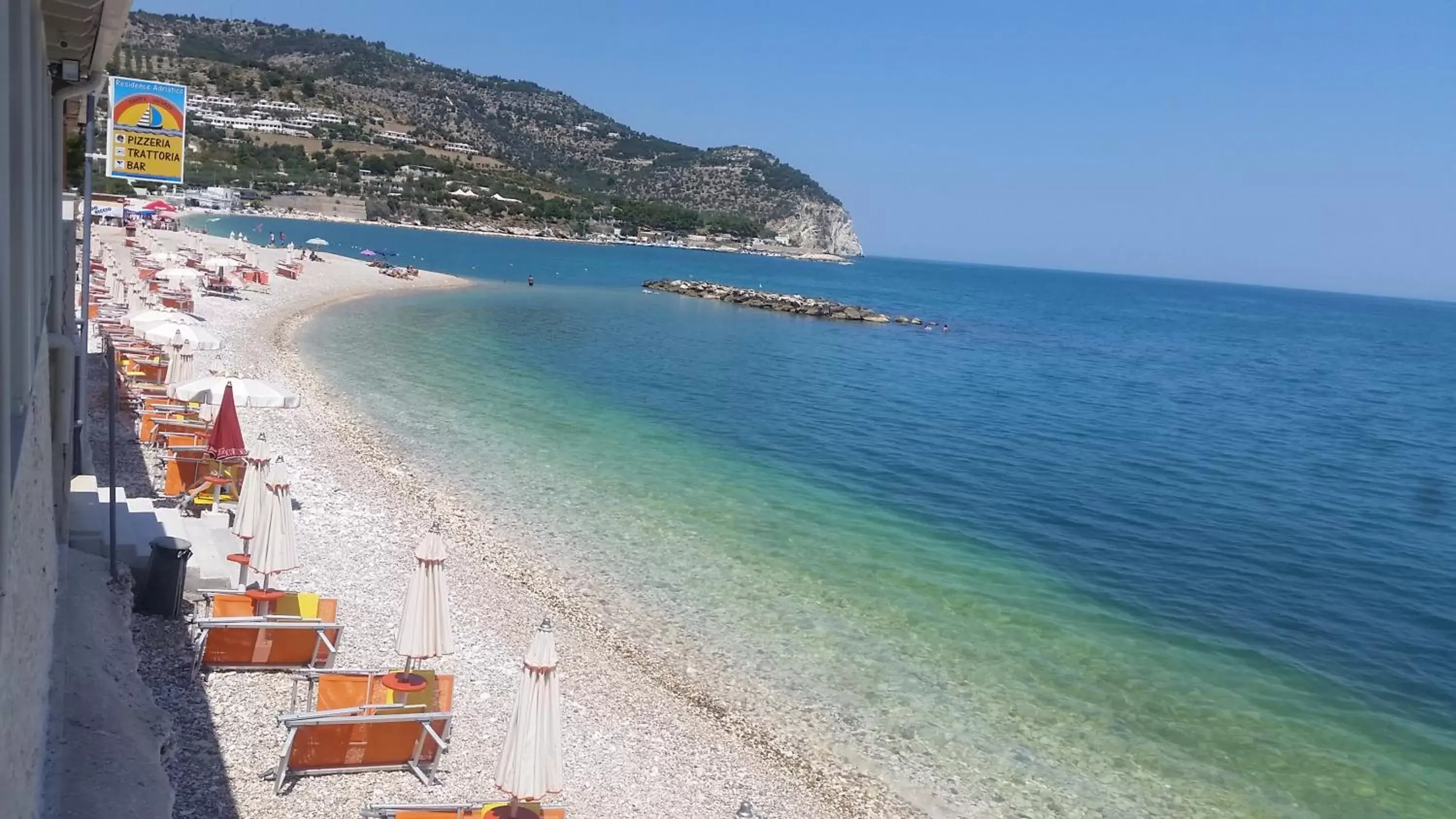 Beach in Hotel Leon - Ristorante Al Cavallino Rosso