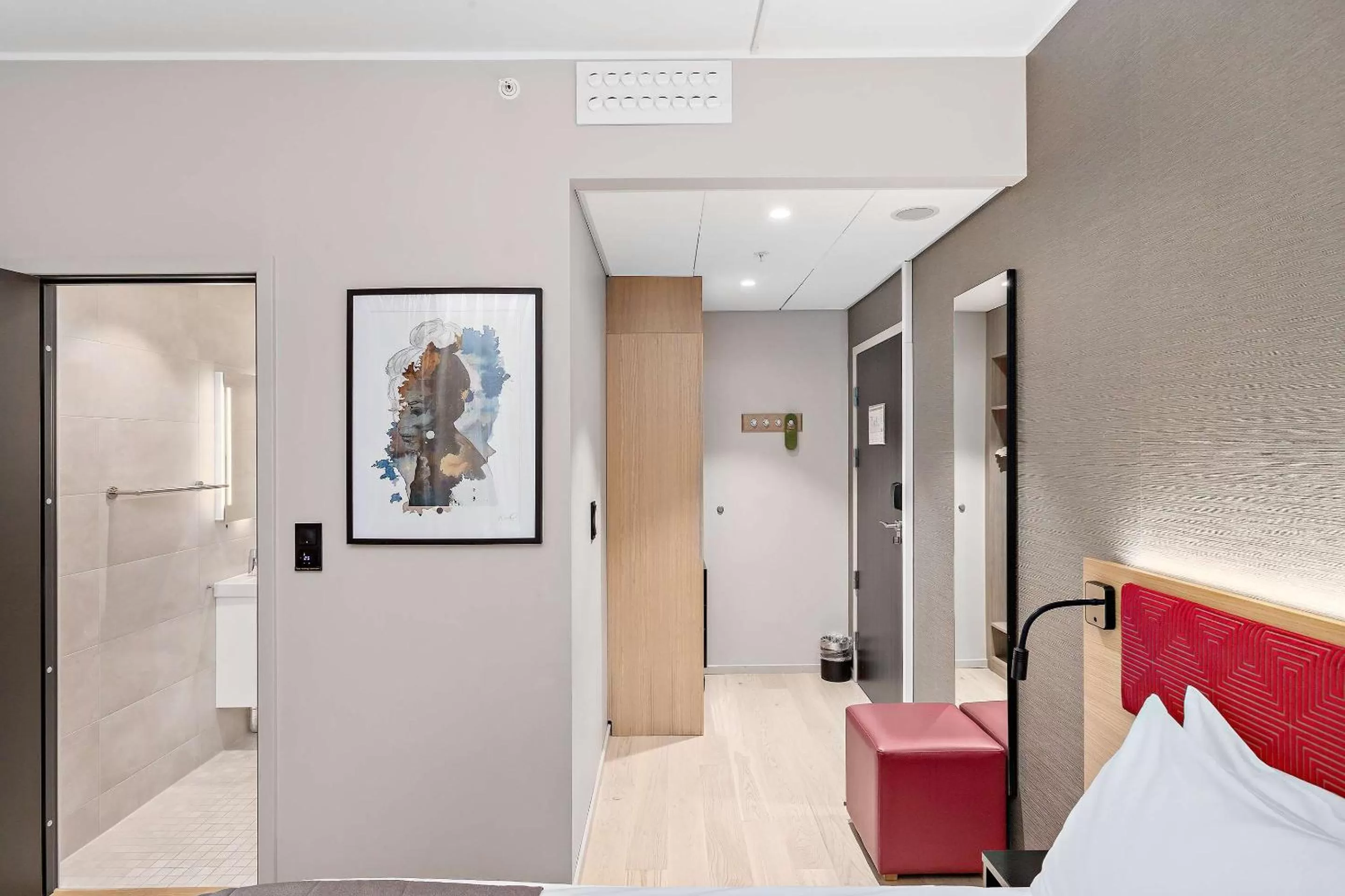 Bedroom, Bed in Bergen Harbour Hotel, WorldHotels Crafted