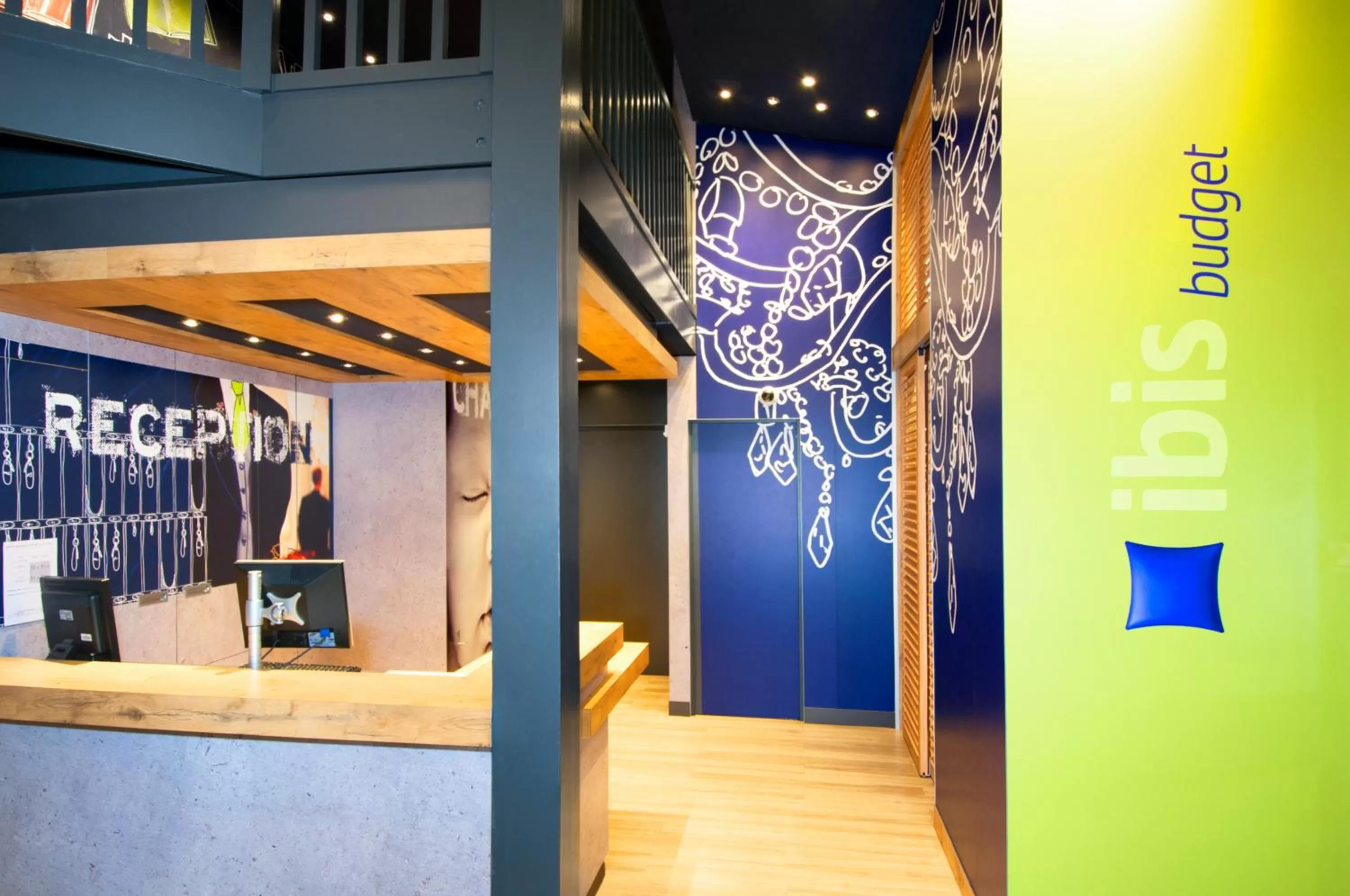 Lobby or reception in ibis budget Marne la Vallée Bry sur Marne