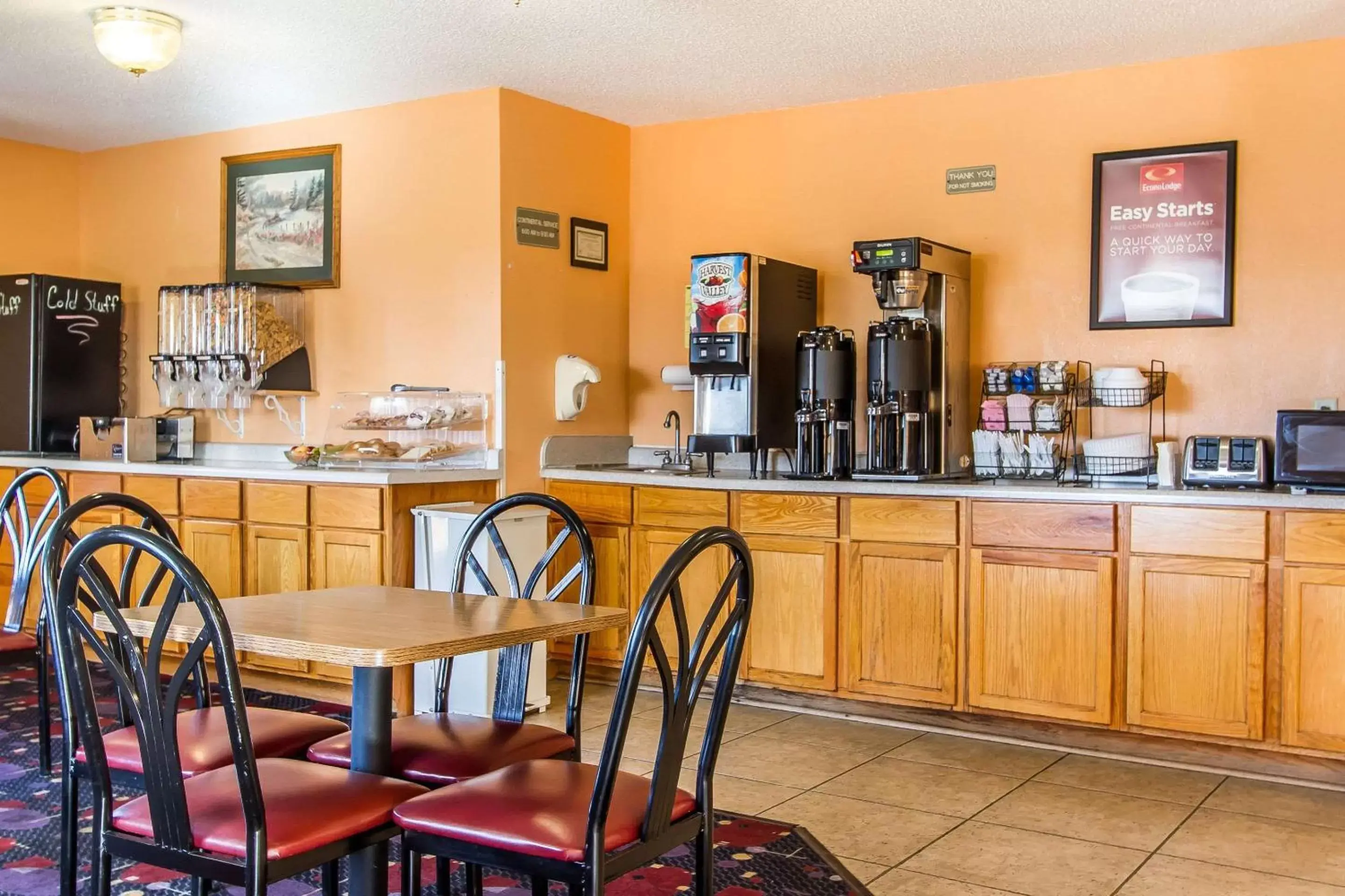 Restaurant/Places to Eat in Econo Lodge Inn & Suites