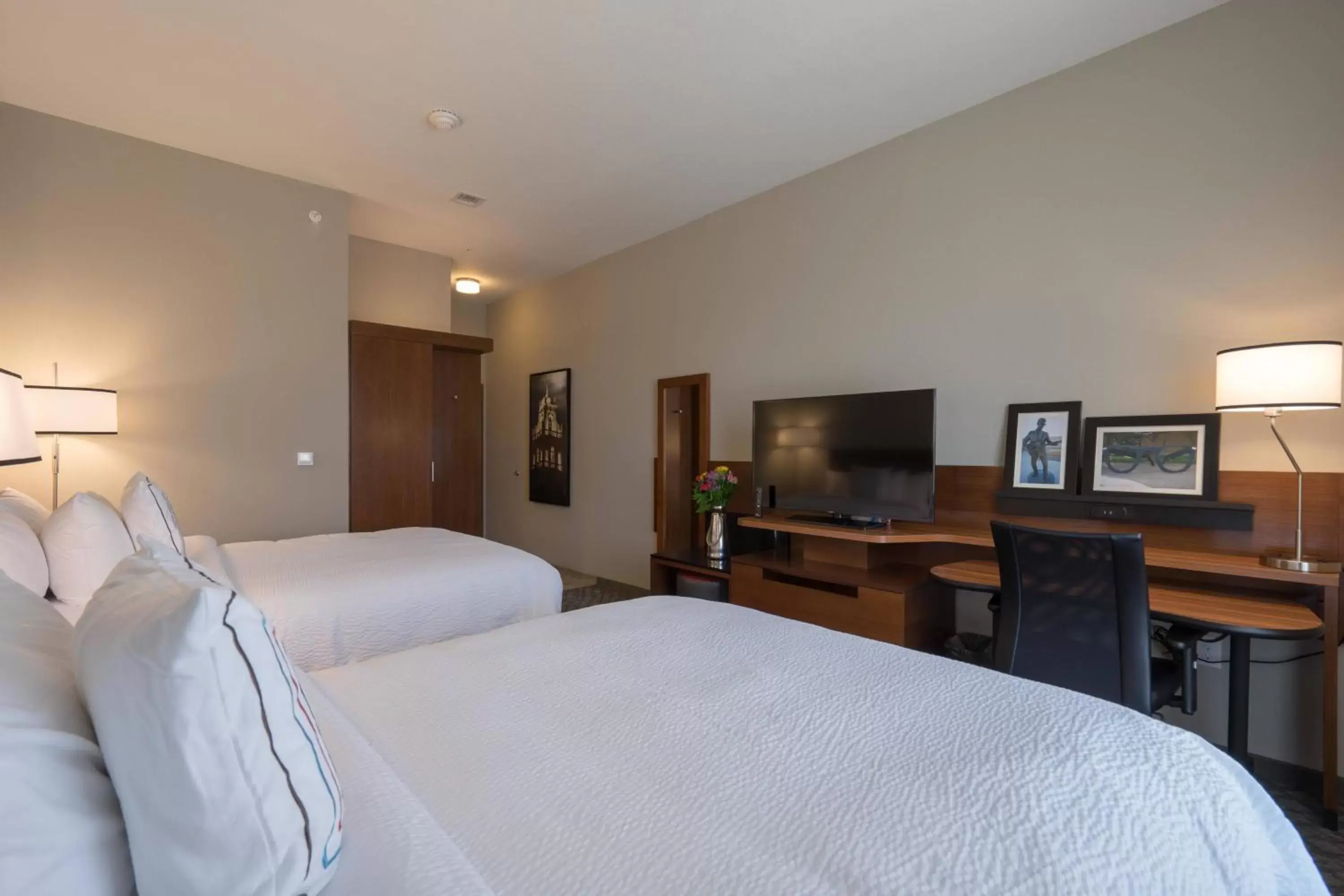 Photo of the whole room, Bed in Fairfield Inn & Suites by Marriott Lubbock Southwest