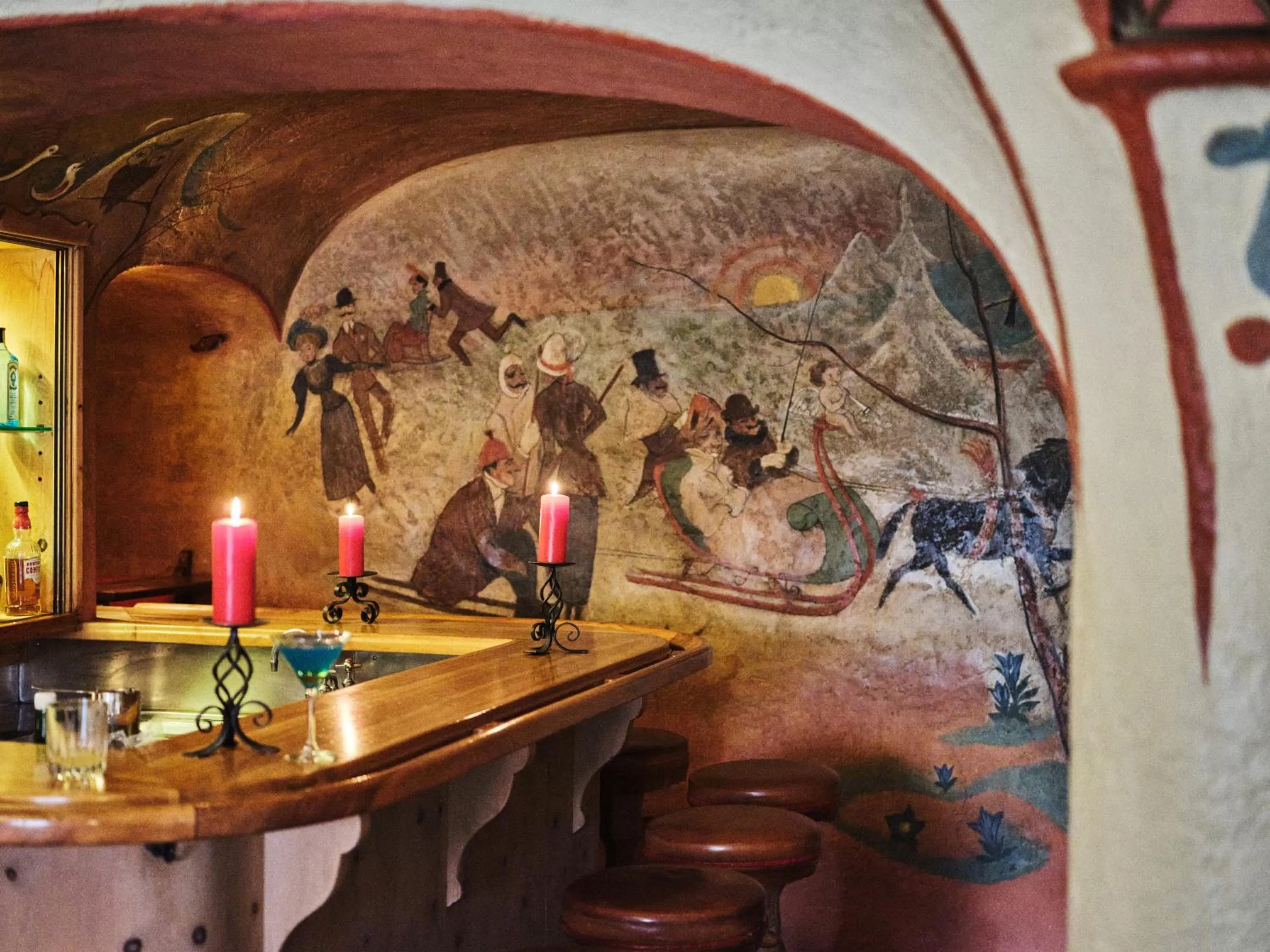 Lounge or bar in Hotel Chesa Grischuna