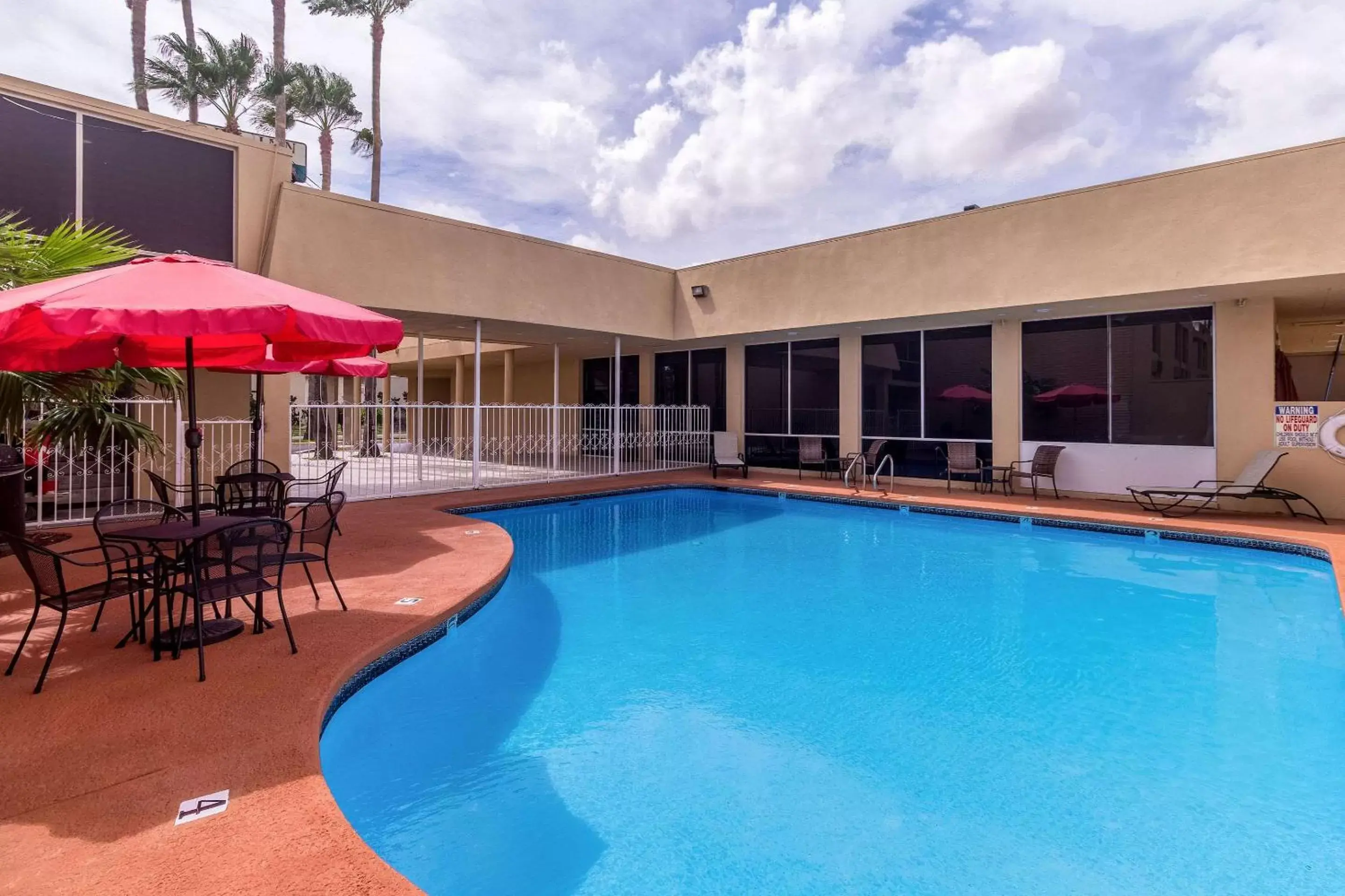 Pool view, Swimming Pool in Clarion Inn near McAllen Airport