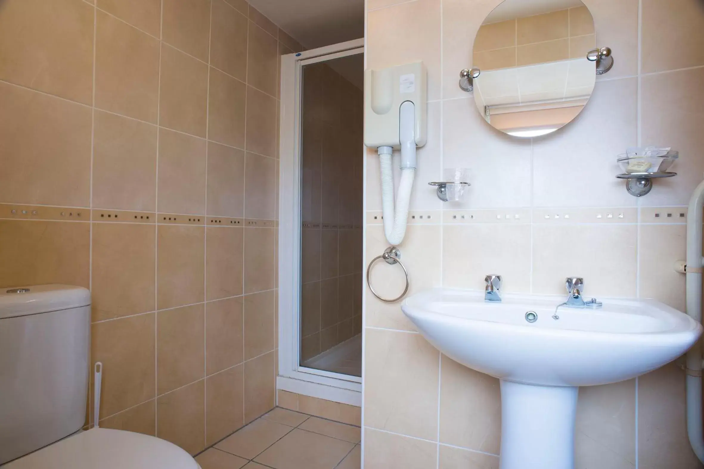 Bathroom in The Highwayman Inn