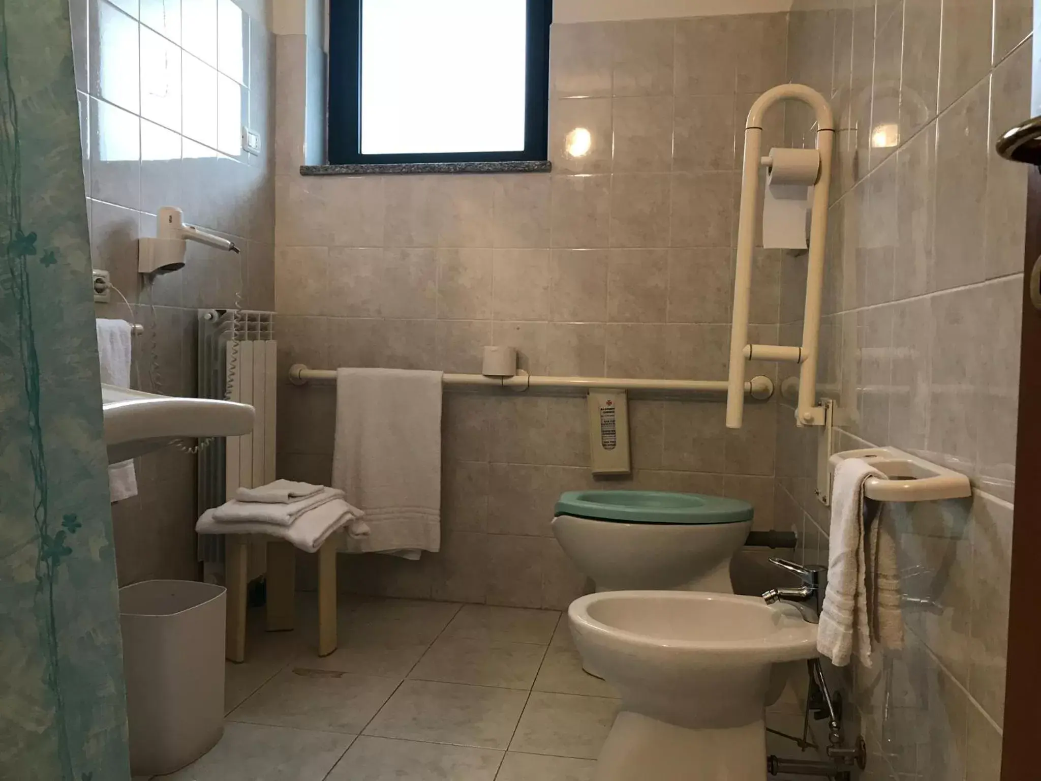 Bathroom in Ascot Lodging