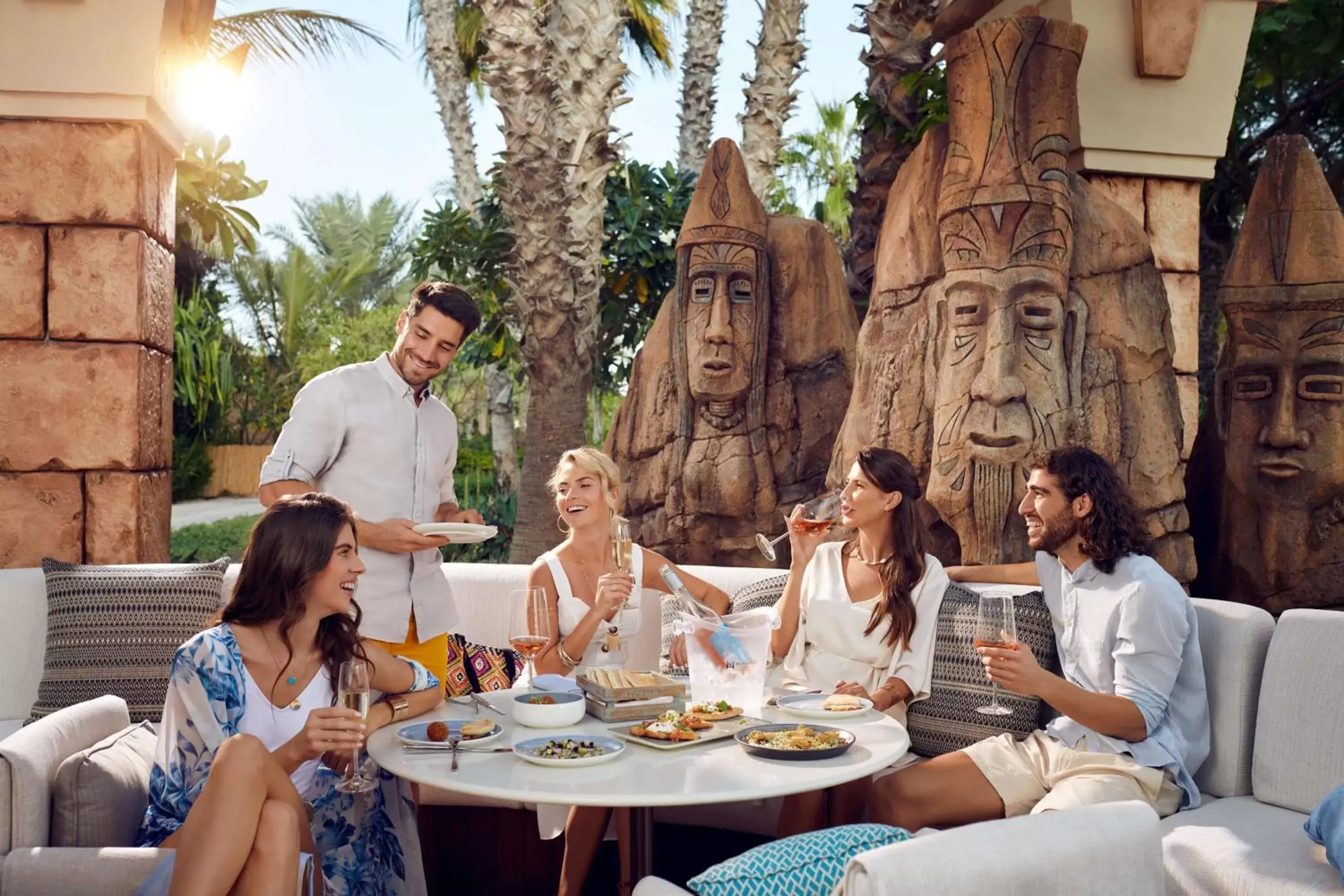 Restaurant/Places to Eat in Atlantis, The Palm