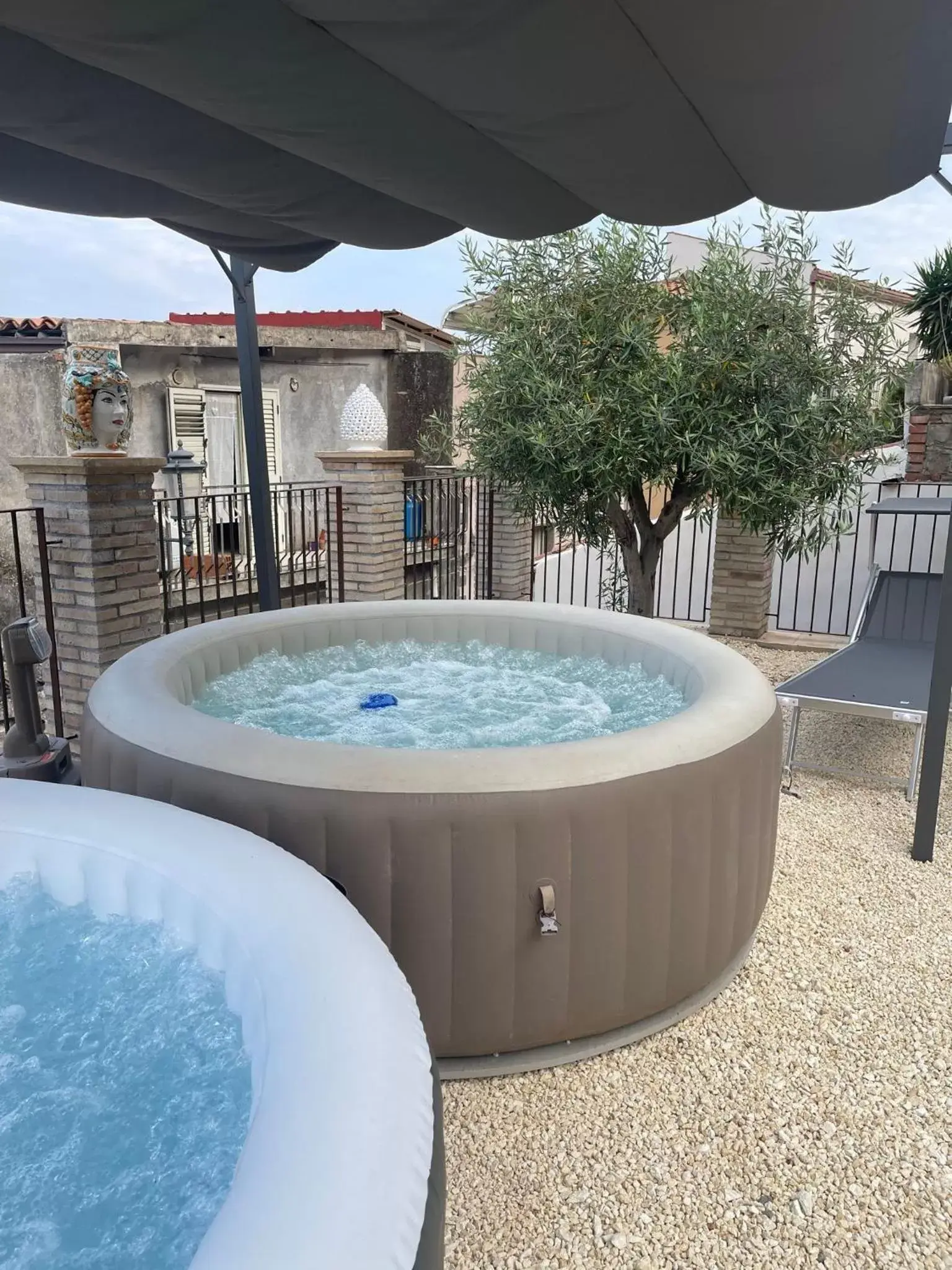 Hot Tub, Swimming Pool in Bed and Relax-Il Maniero