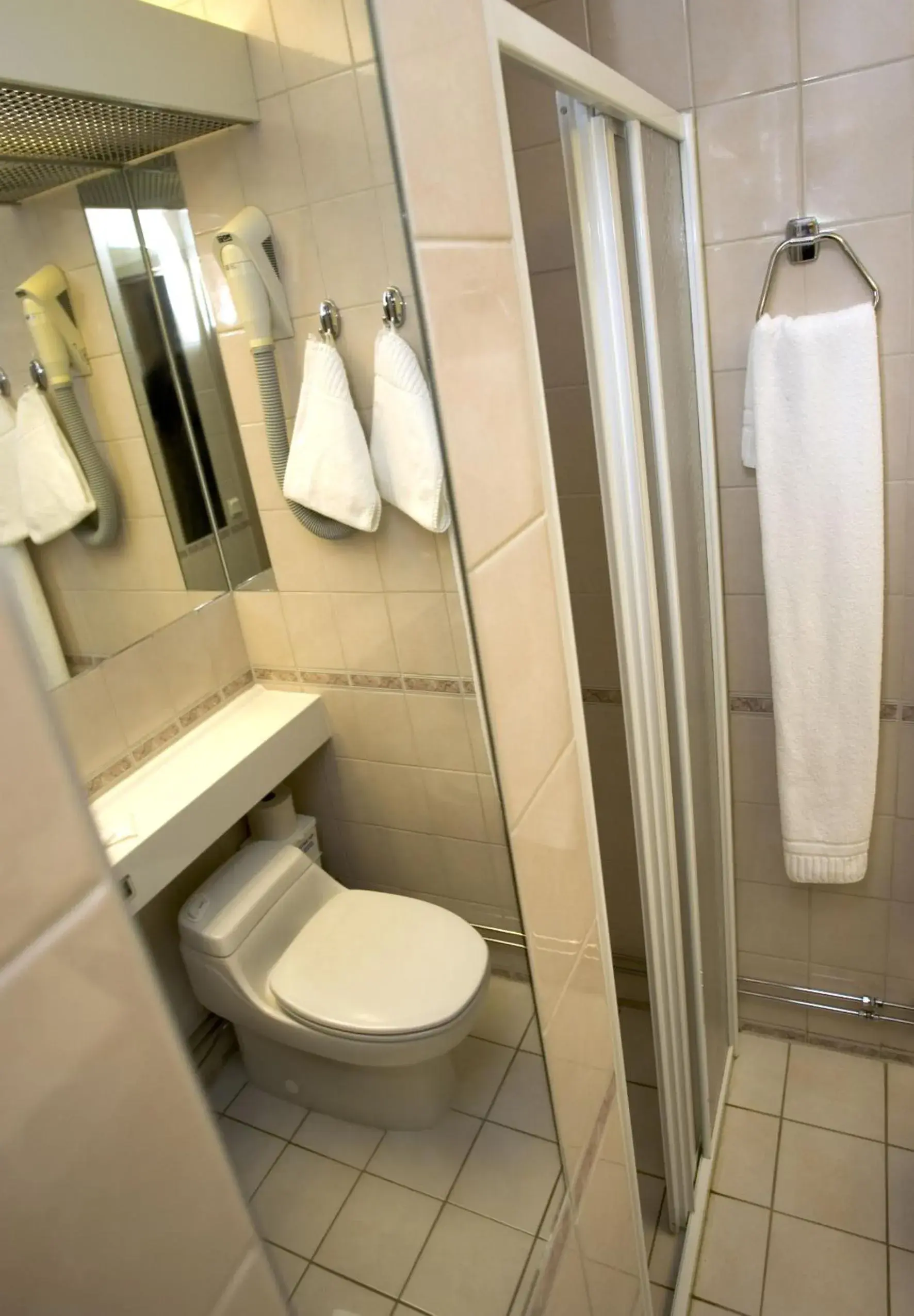 Bathroom in Hotell Valhall