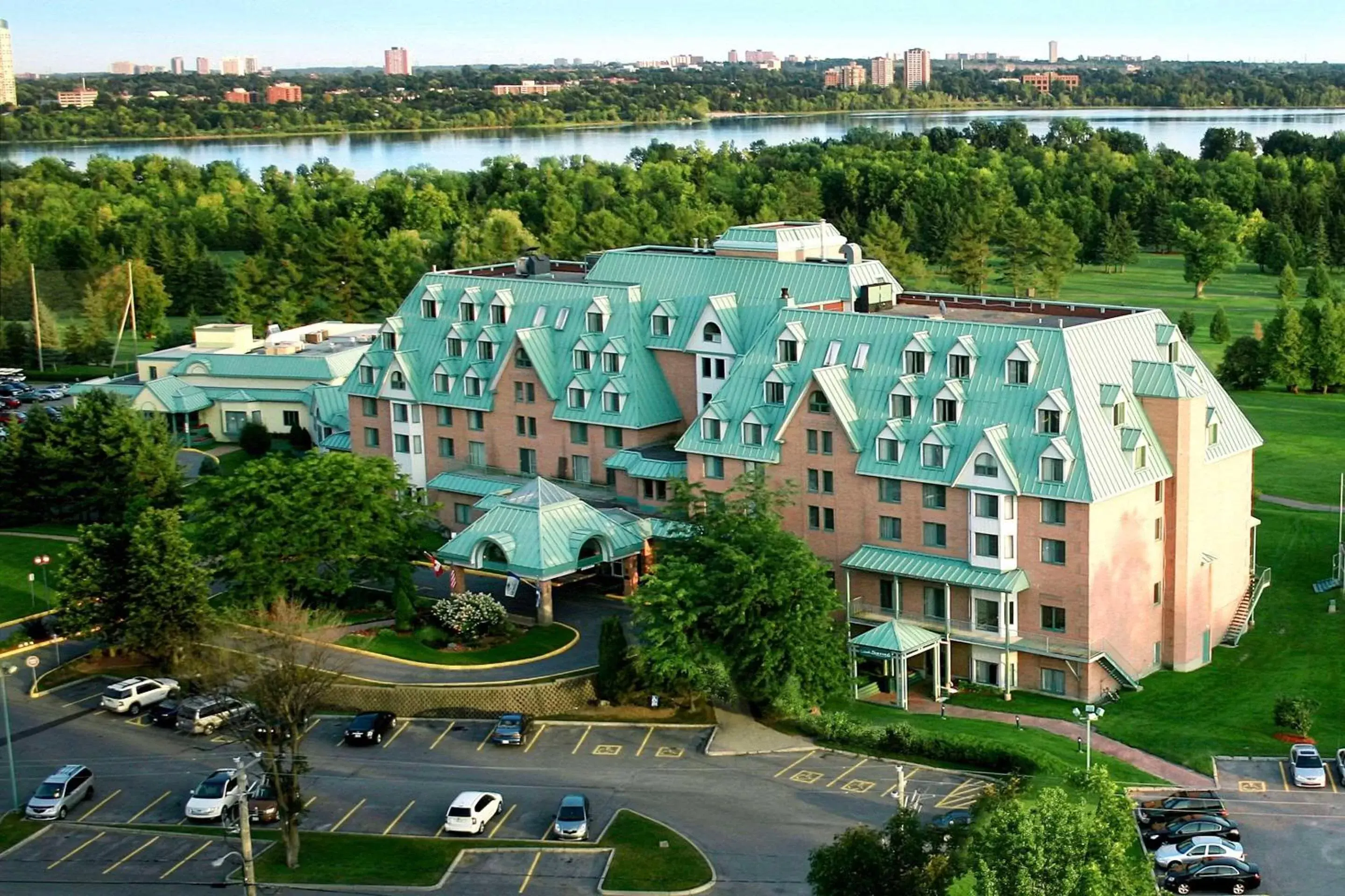 Property building, Bird's-eye View in Chateau Cartier Hotel & Resort Ascend Hotel Collection