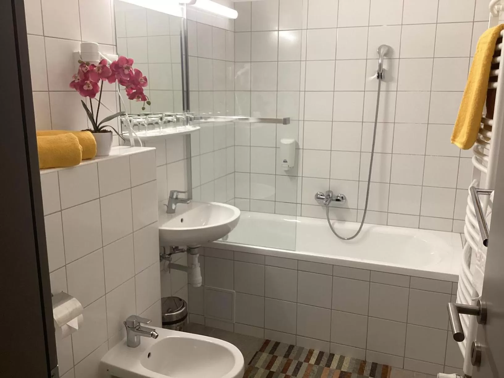 Bathroom in Svájci Lak Panzió