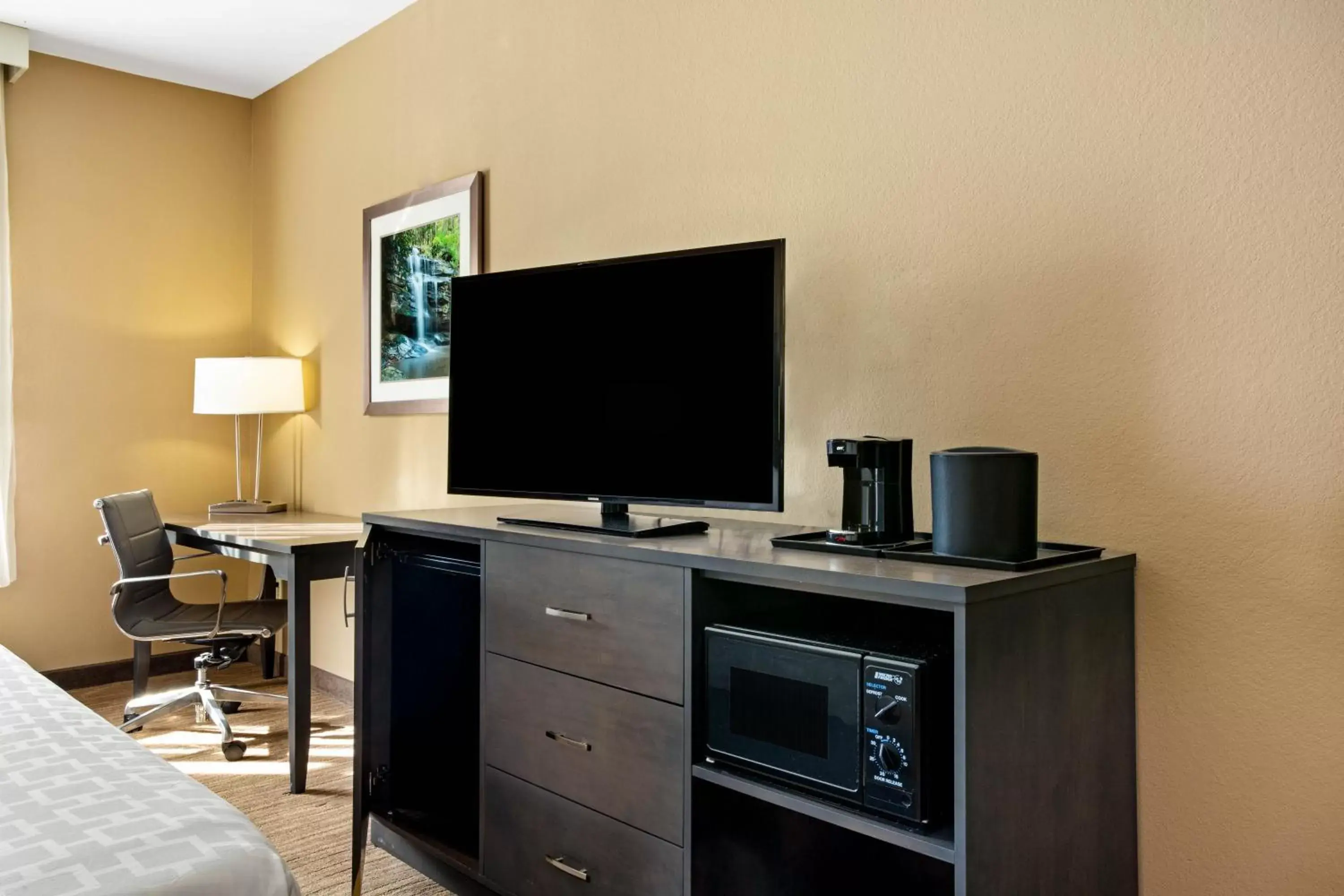 TV and multimedia, TV/Entertainment Center in La Quinta by Wyndham Boone