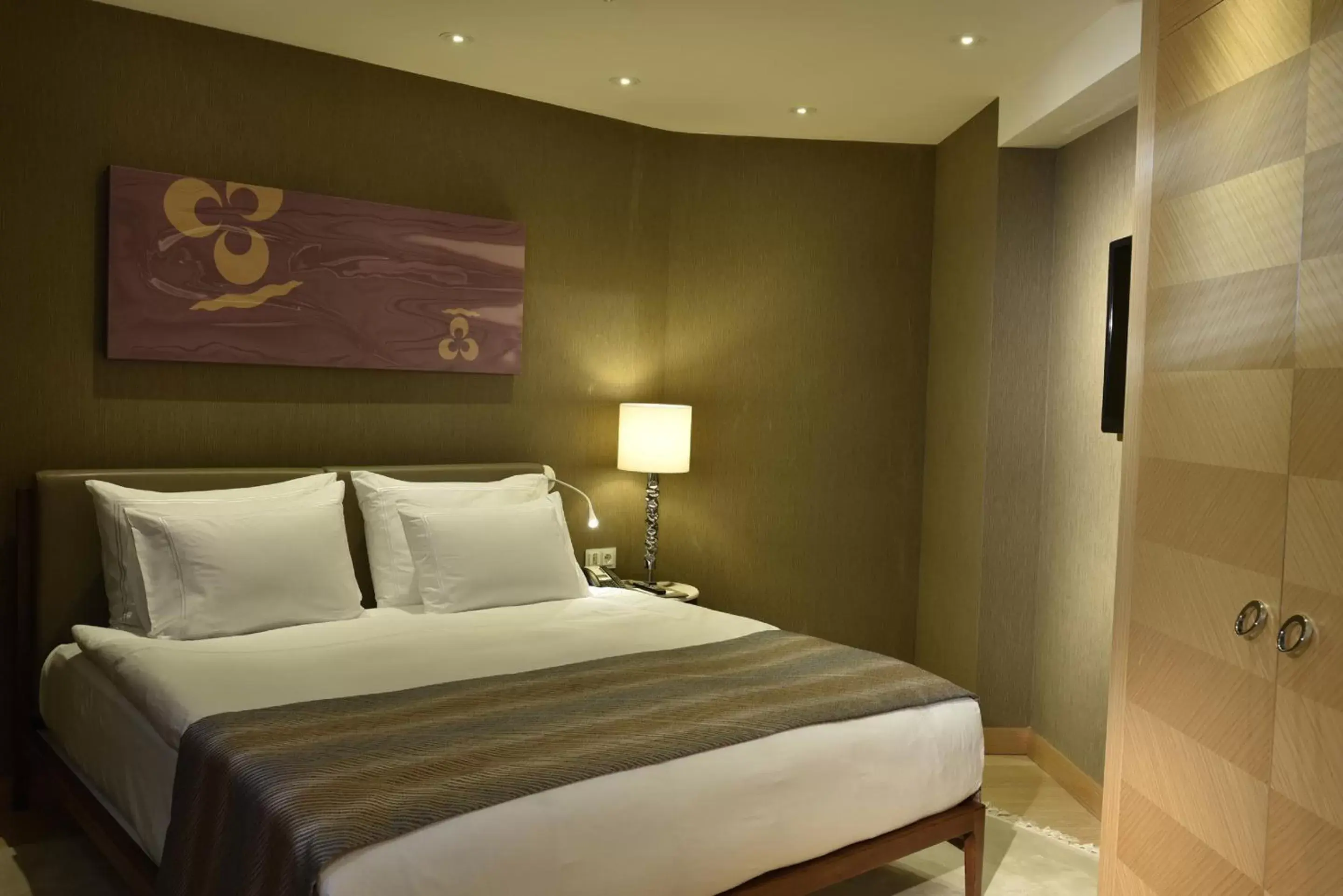 Bed in CVK Park Bosphorus Hotel Istanbul