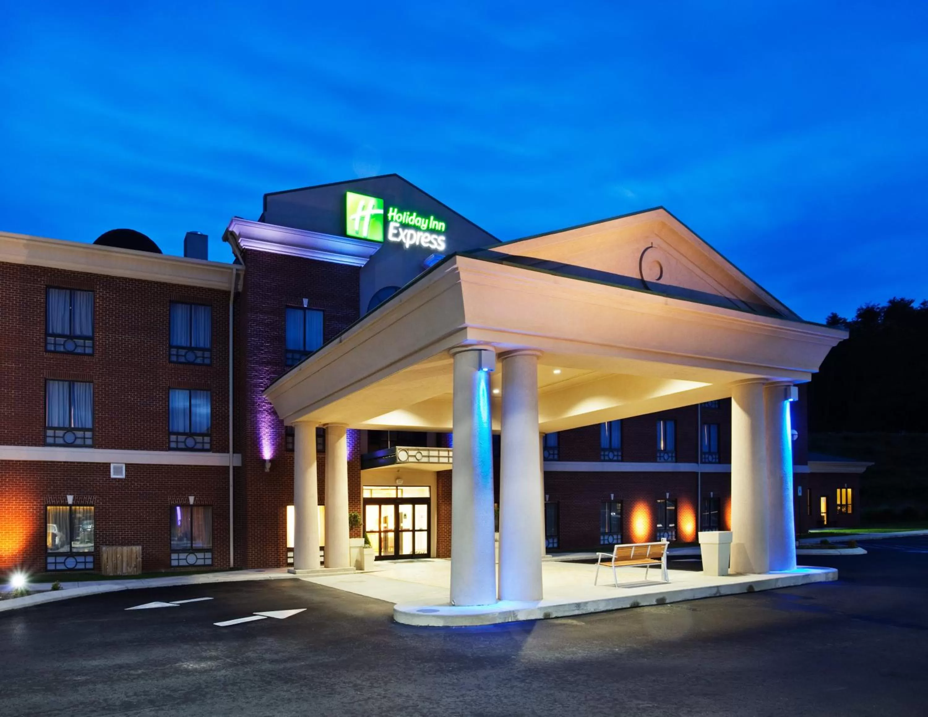 Property building in Holiday Inn Express Dayton by IHG