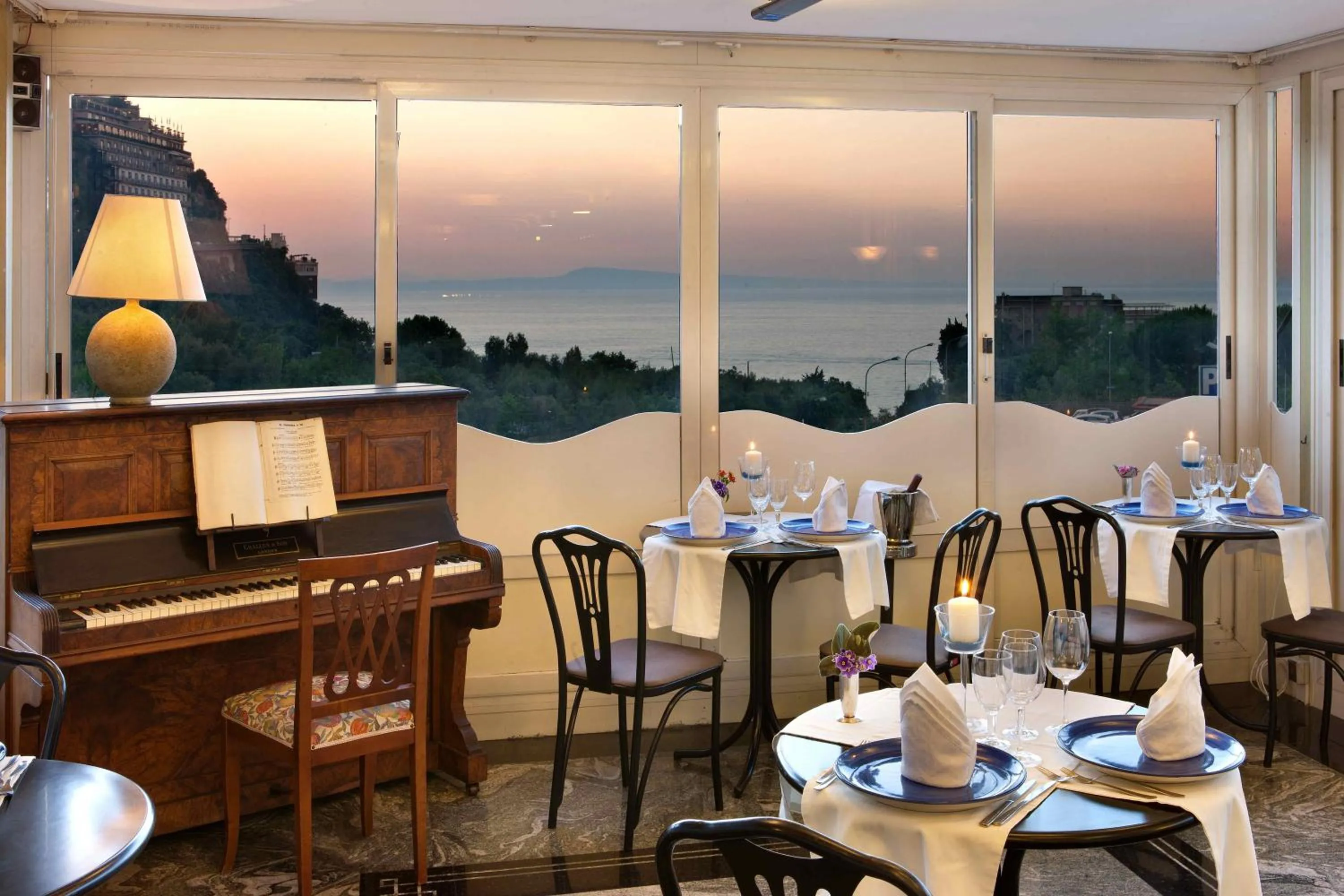 Restaurant/places to eat in Hotel Rivage