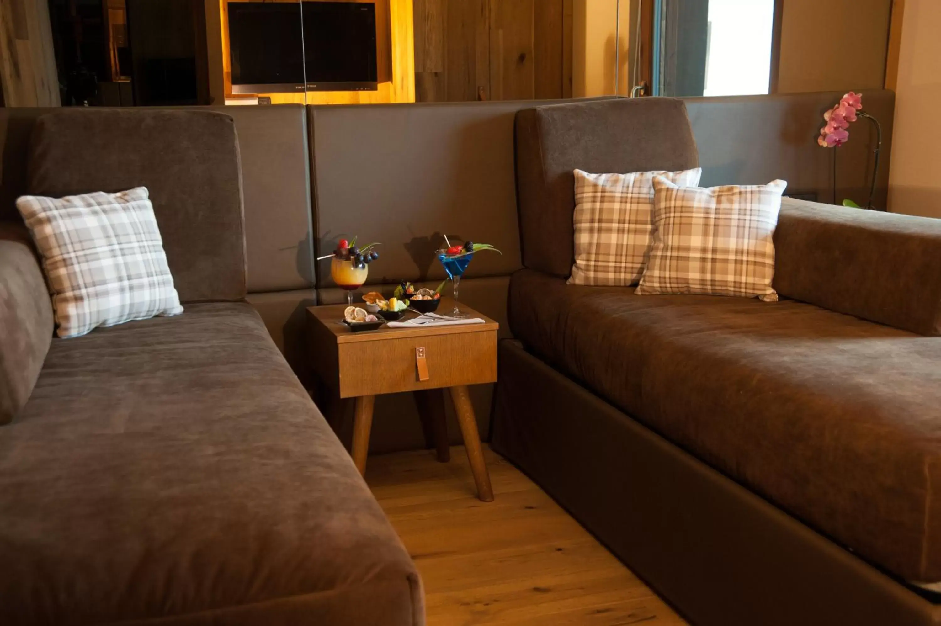 Bedroom, Seating Area in Alexander Charme Hotel