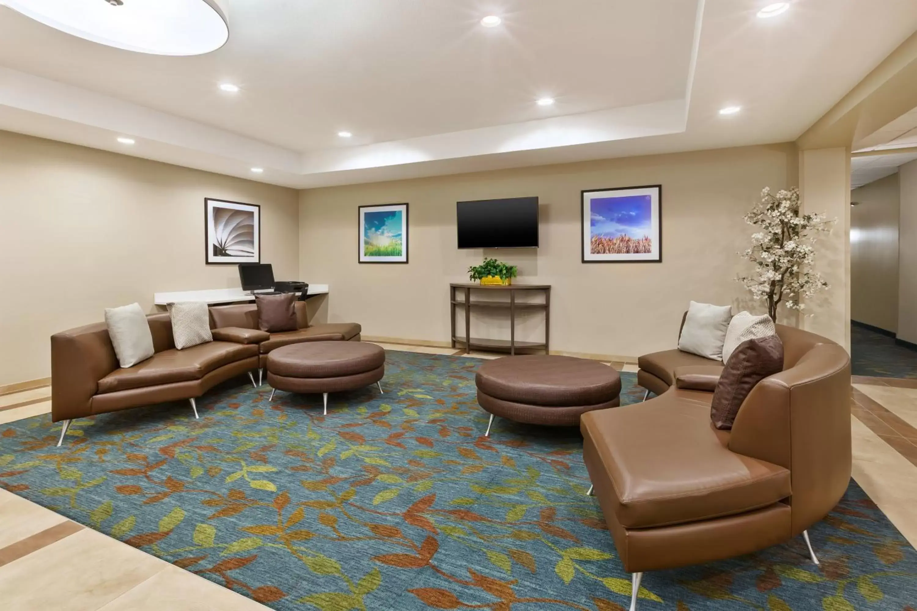 Property building, Seating Area in Candlewood Suites Washington North, an IHG Hotel