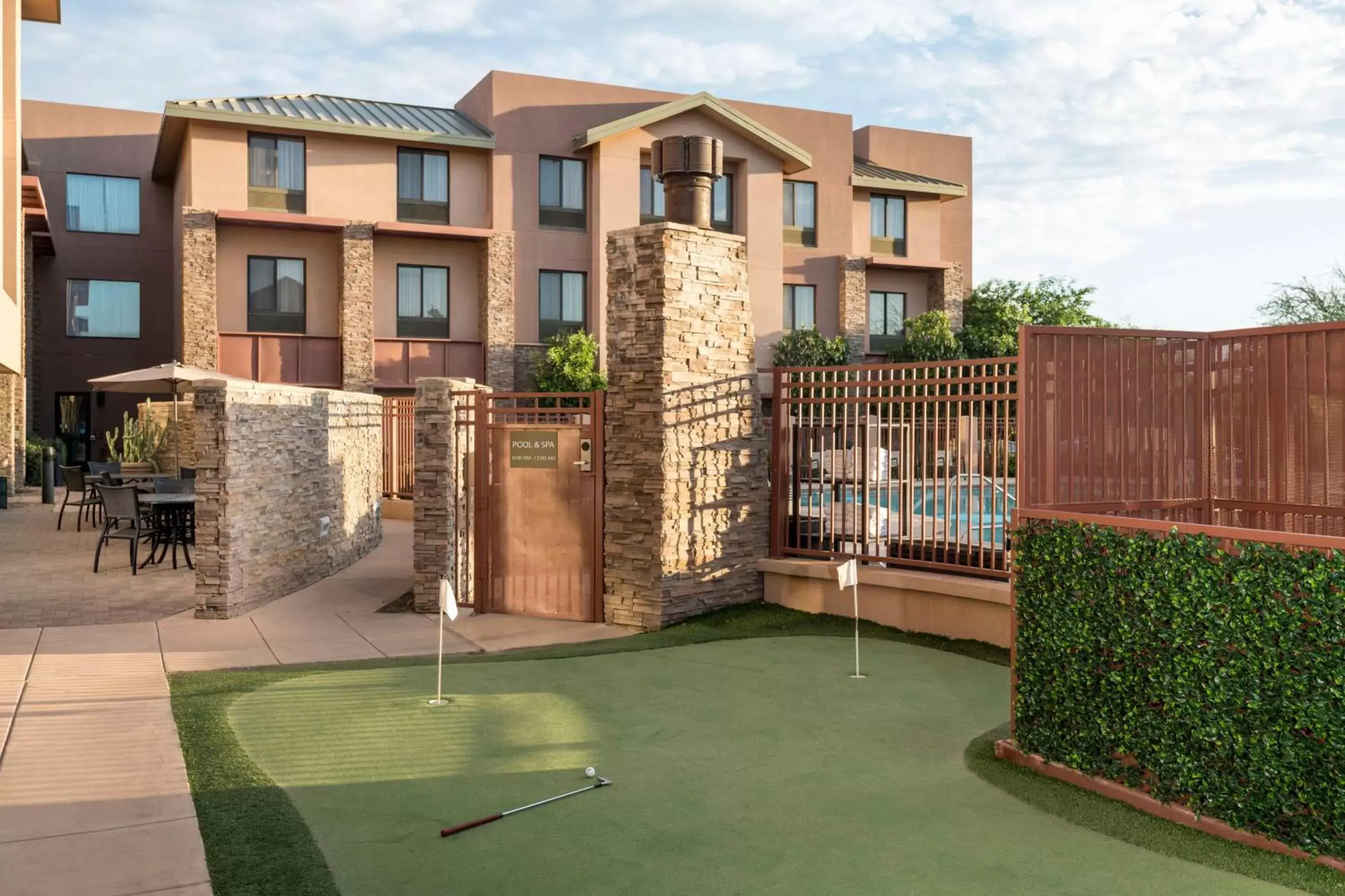 Golfcourse, Property Building in Hilton Garden Inn Scottsdale North/Perimeter Center