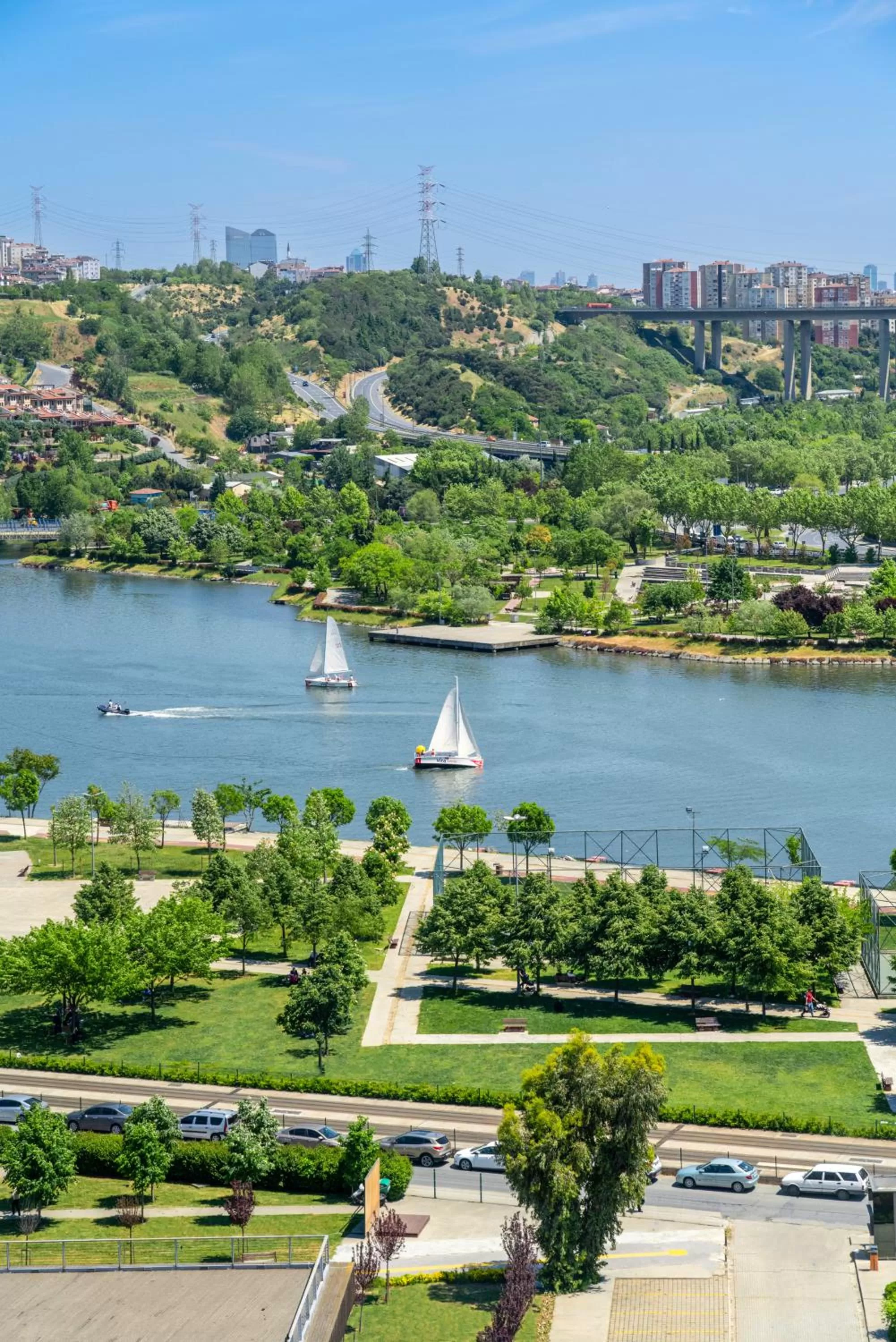 Neighbourhood in Mövenpick Istanbul Hotel Golden Horn
