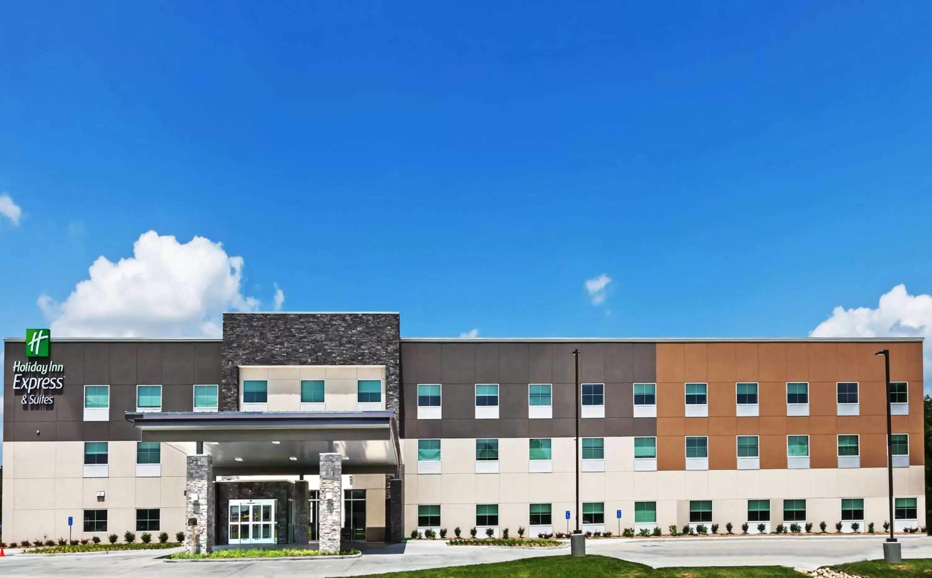 Property Building in Holiday Inn Express & Suites - Coffeyville, an IHG Hotel