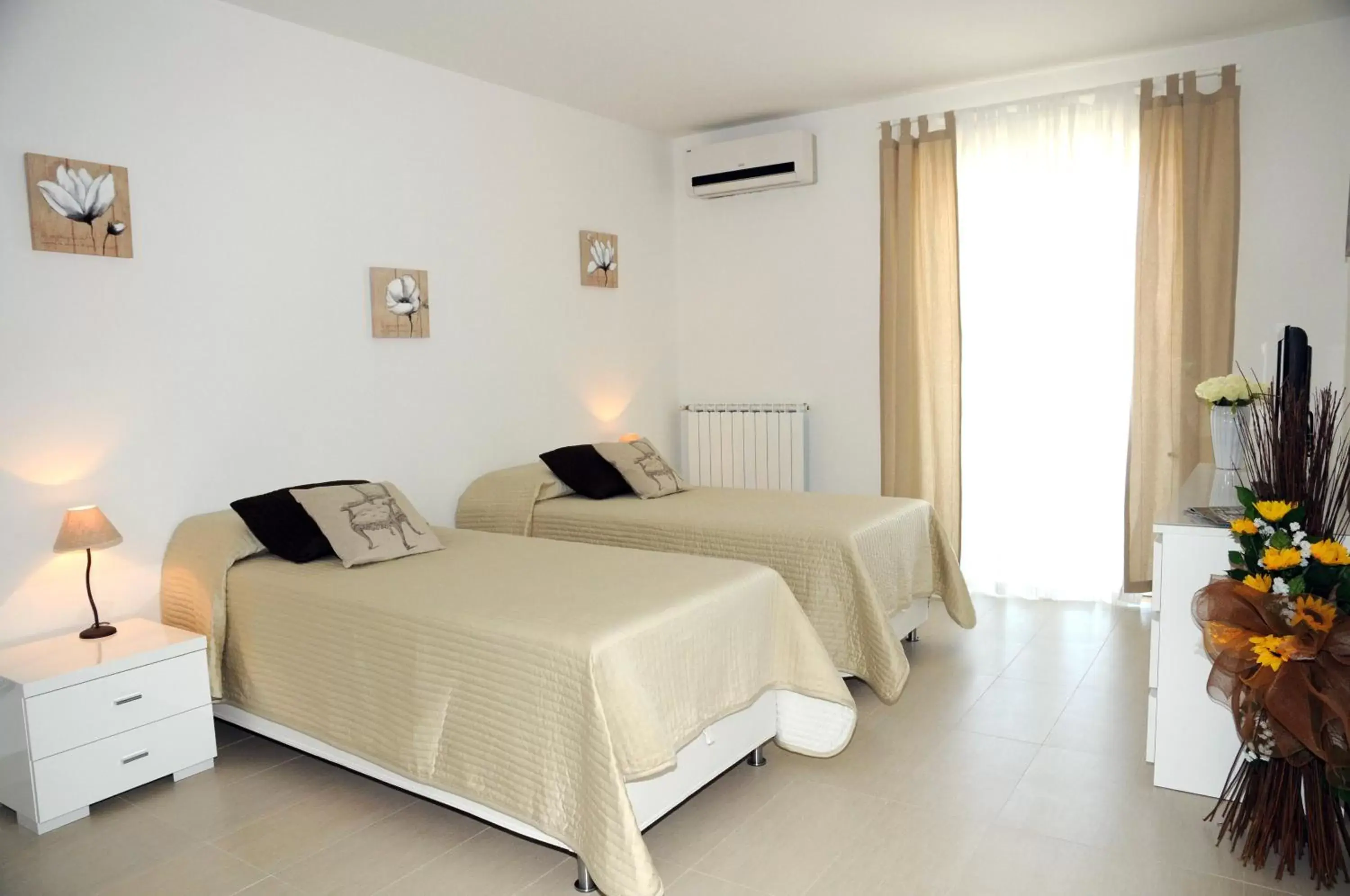 Bed in Isa Residence Fiumicino Airport