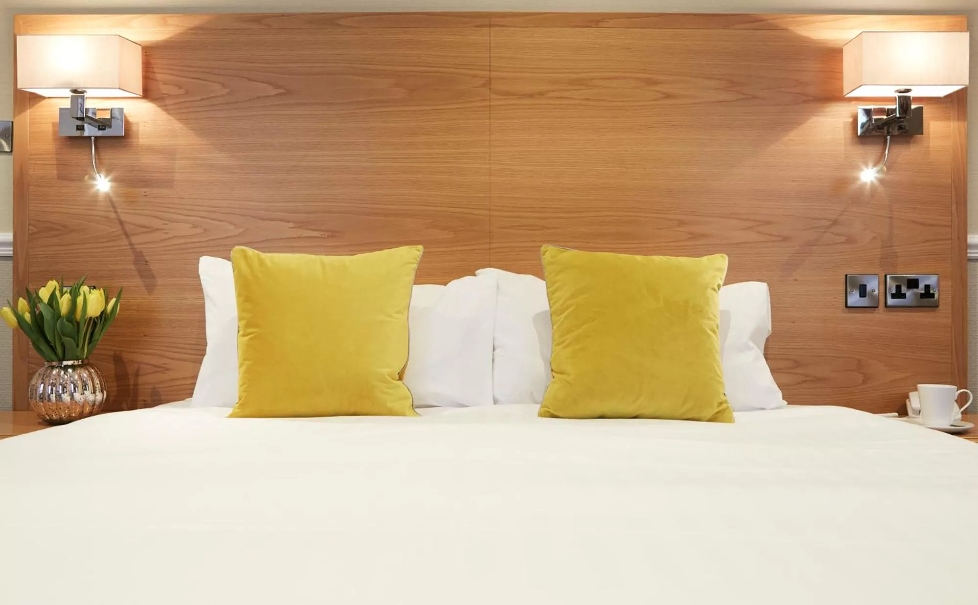 Bedroom, Bed in Palm Court Hotel