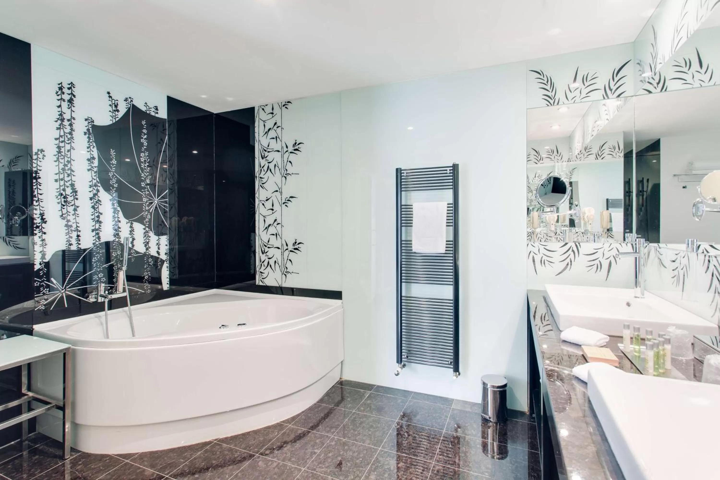 Bathroom in DoubleTree by Hilton Hotel Cluj - City Plaza