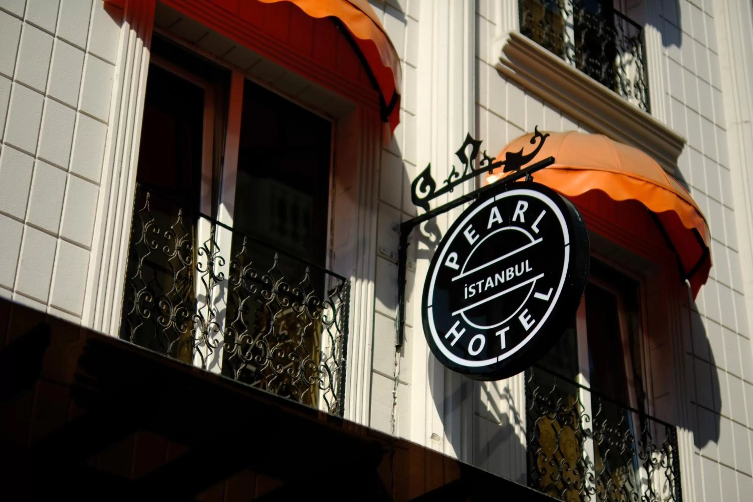 Logo/Certificate/Sign in Pearl Hotel İstanbul