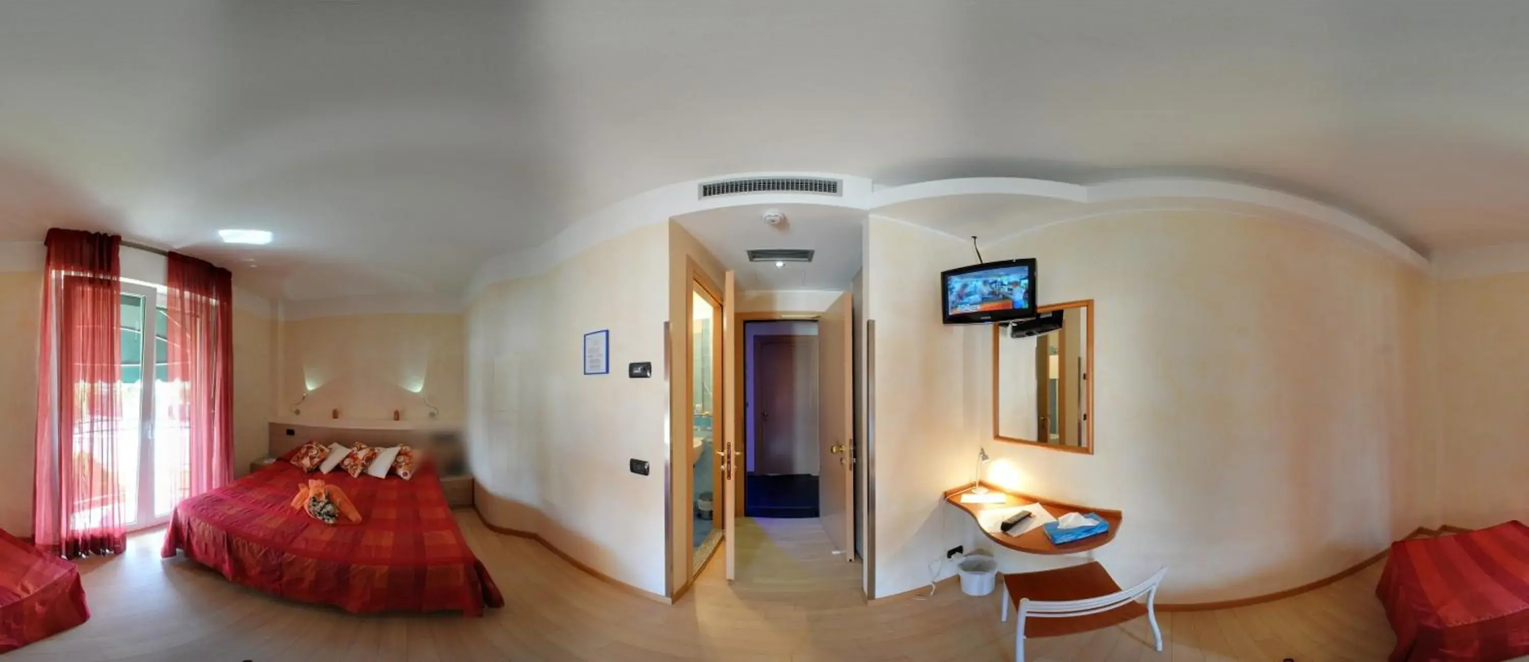 Photo of the whole room in Hotel Savoia