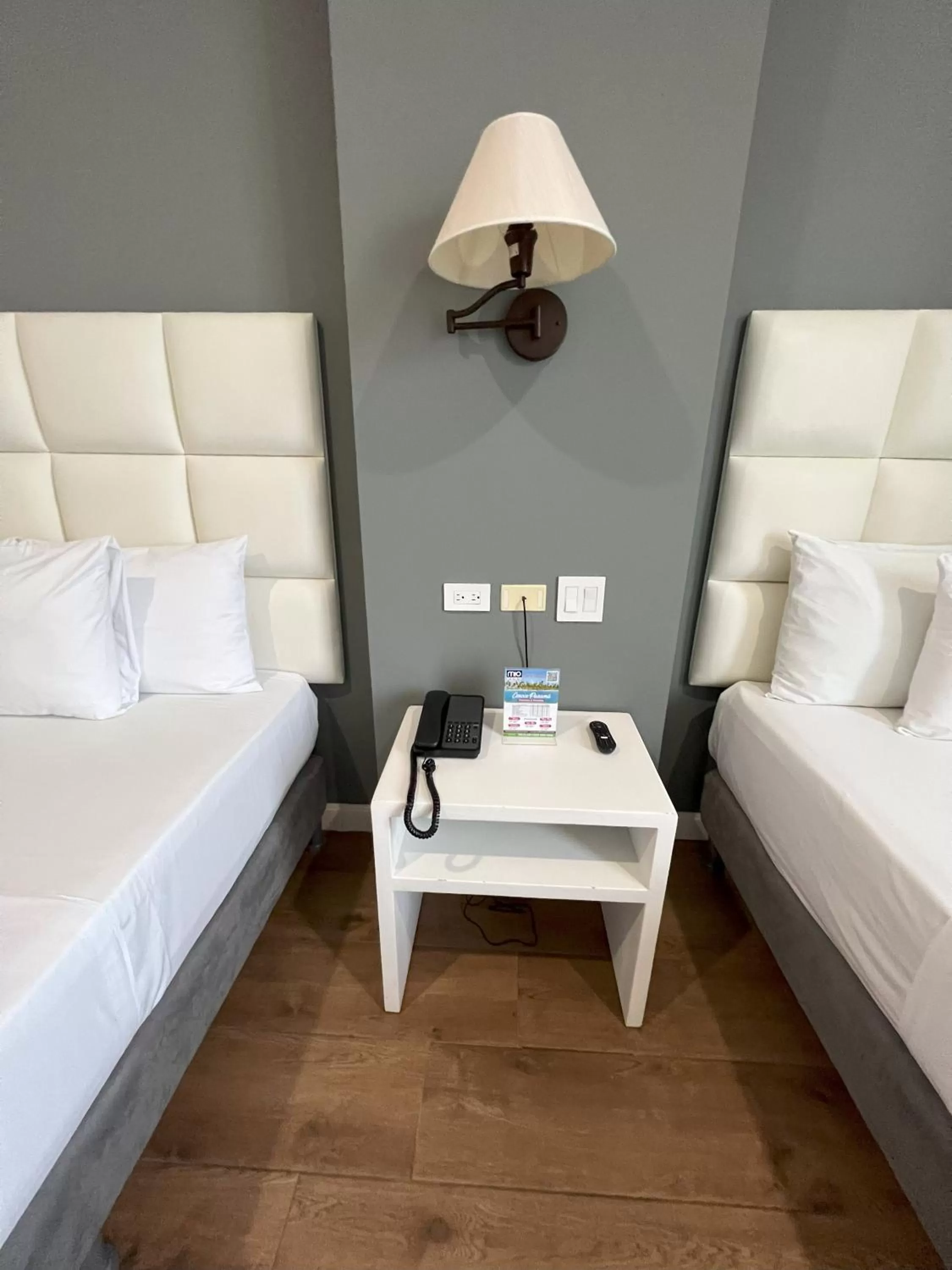 Bedroom, Bed in Hotel Mio Panamá